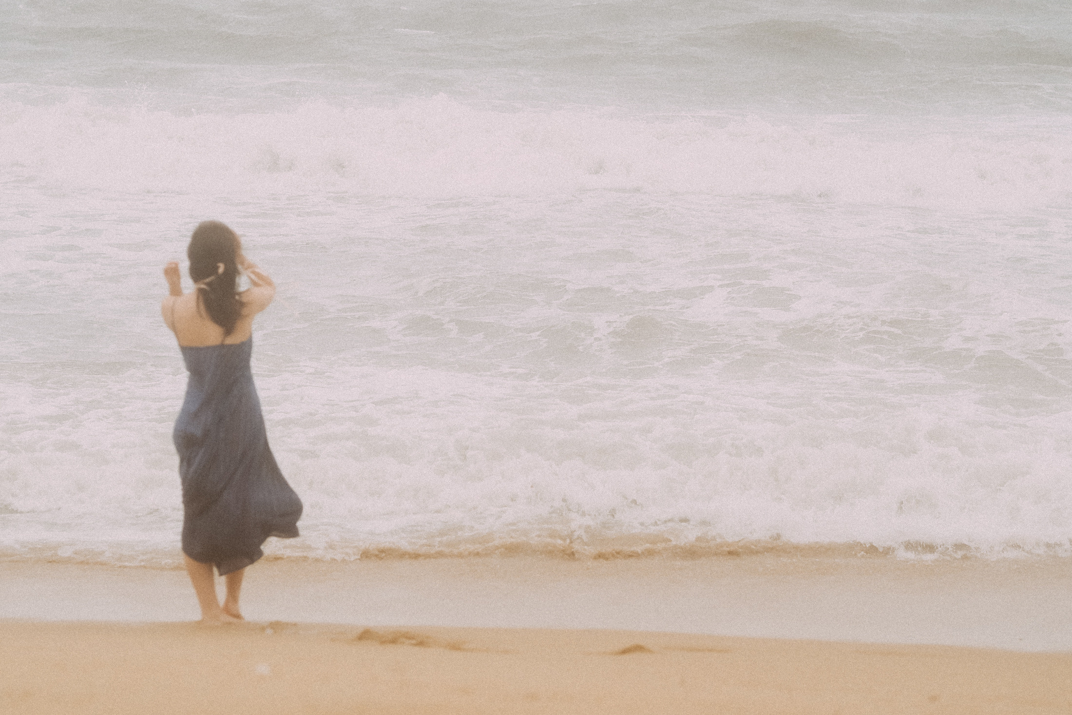 Море, шторм, девушка. Фотограф в Барселоне Валиулова Ася