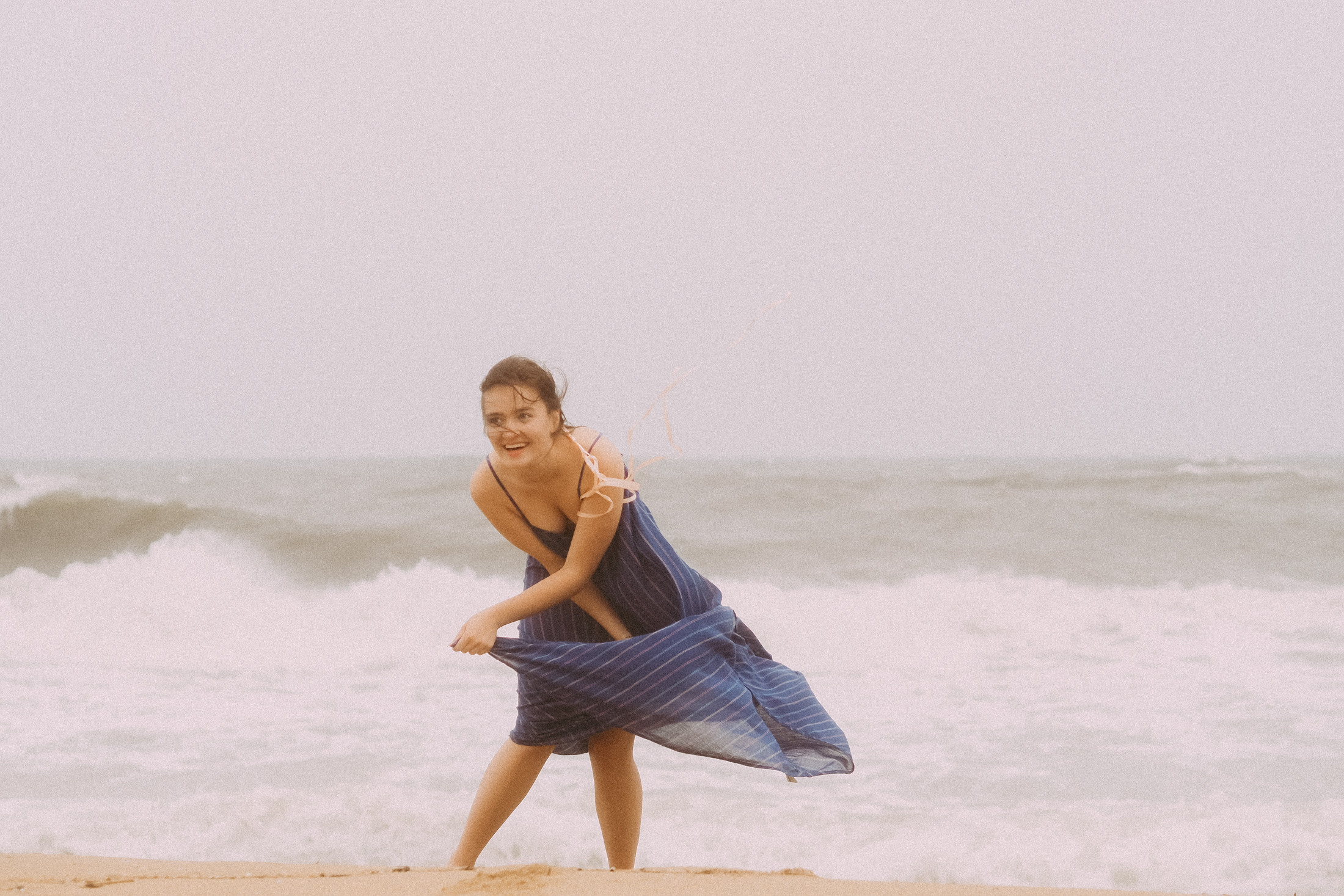 Море, шторм, девушка. Фотограф в Барселоне Валиулова Ася