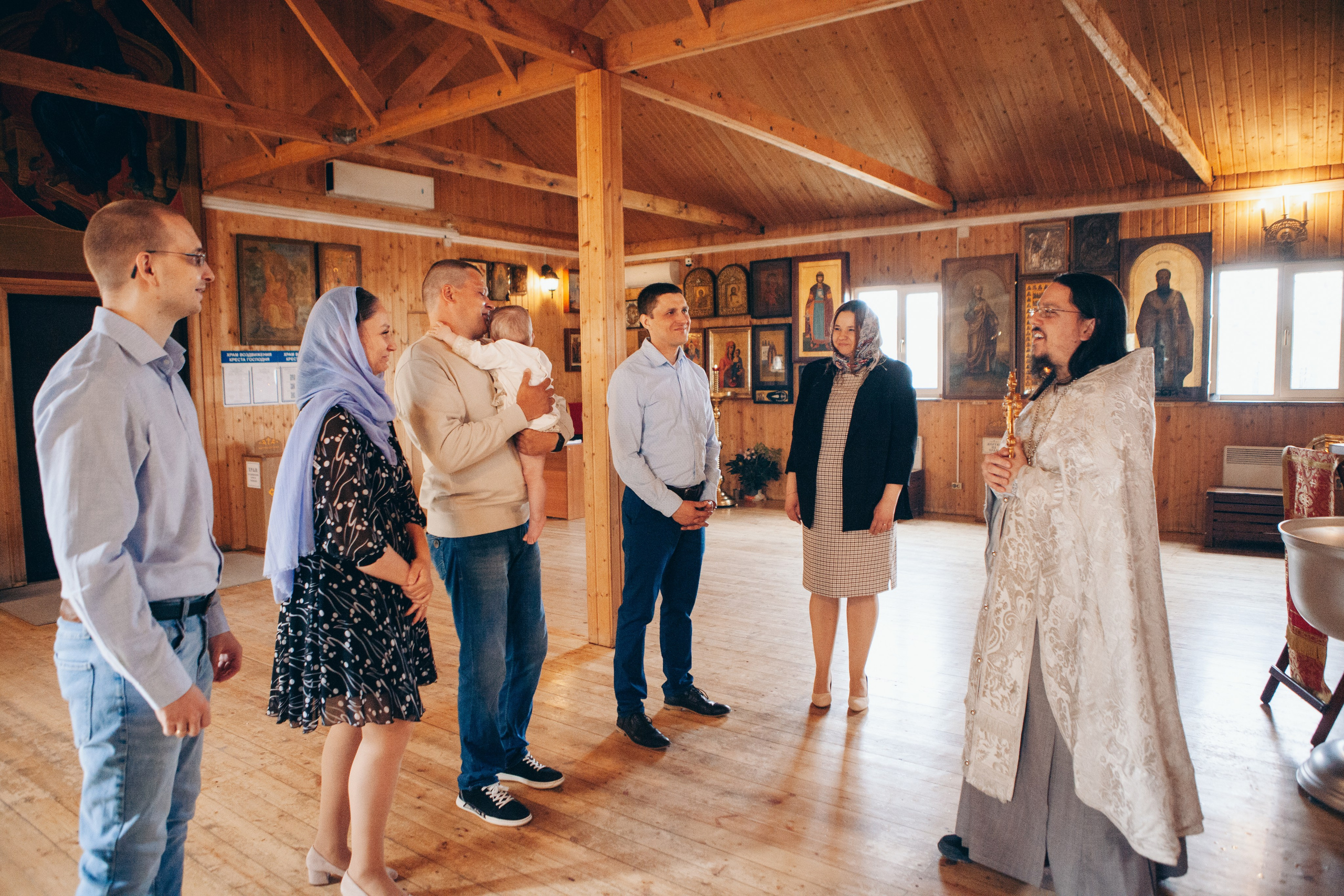 Крещение ребенка в церкви в москве. Фотограф Ольга Ефремова
