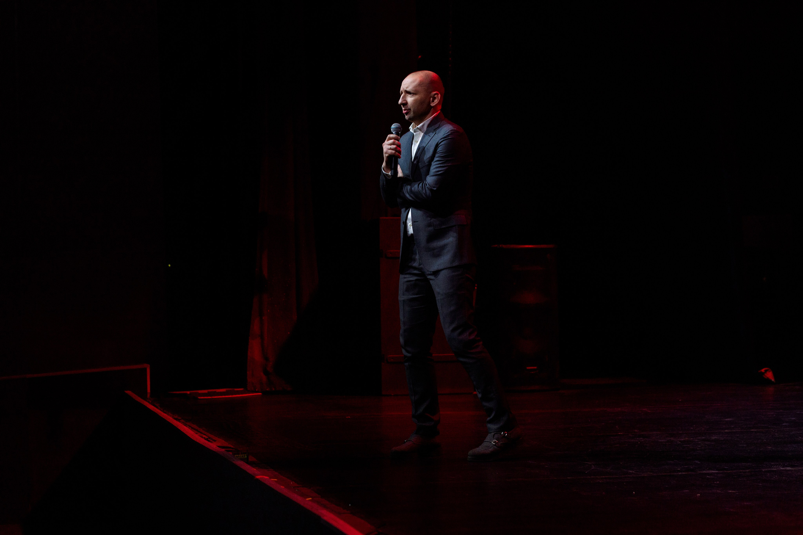 РЕПОРТАЖ: НОВЫЙ ГОД В ДК МЕТАЛЛУРГ. Профессиональный фотограф в Ижевске Леша Петров