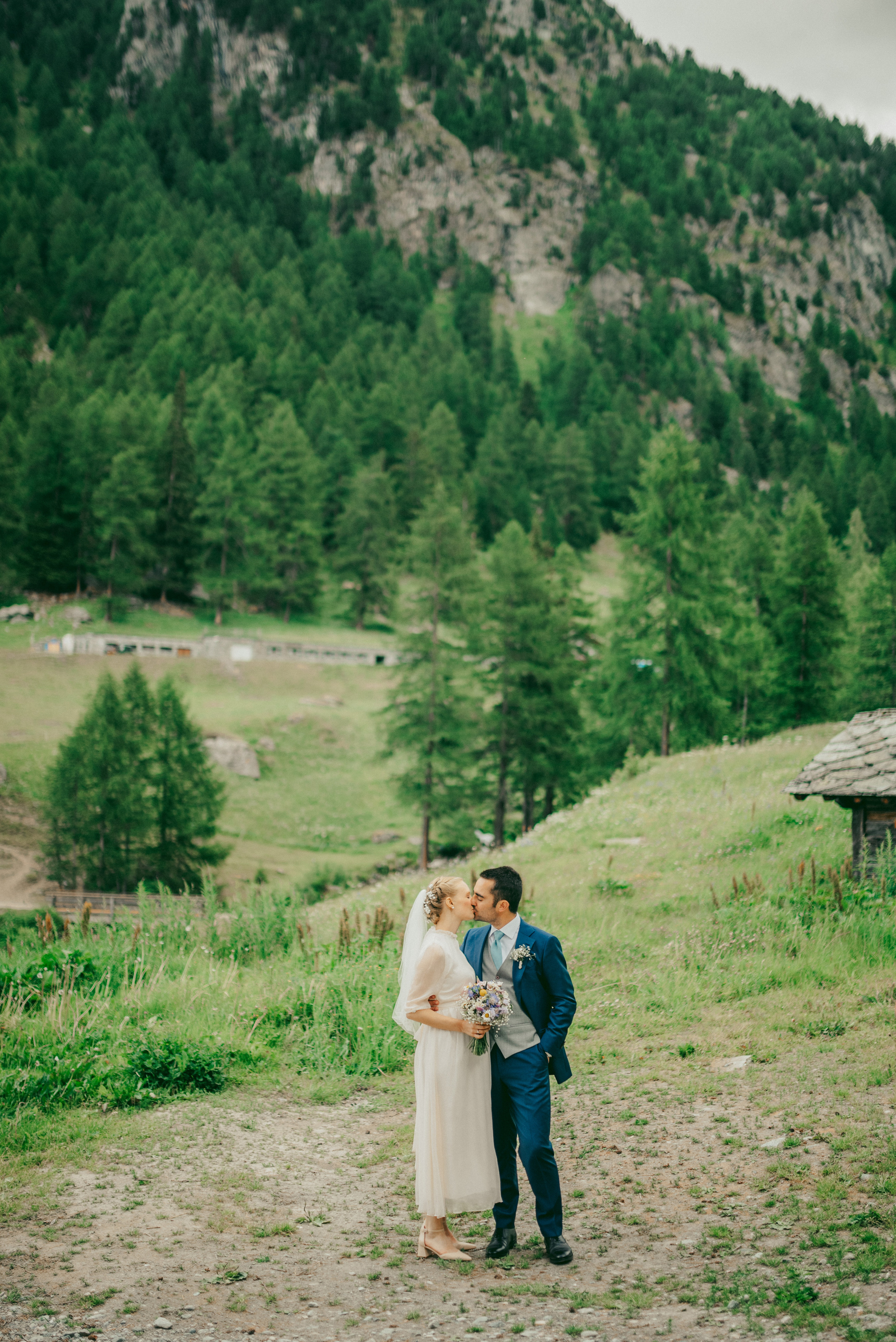 Wedding in the mountains. Photographer Vasilisa Gordeeva