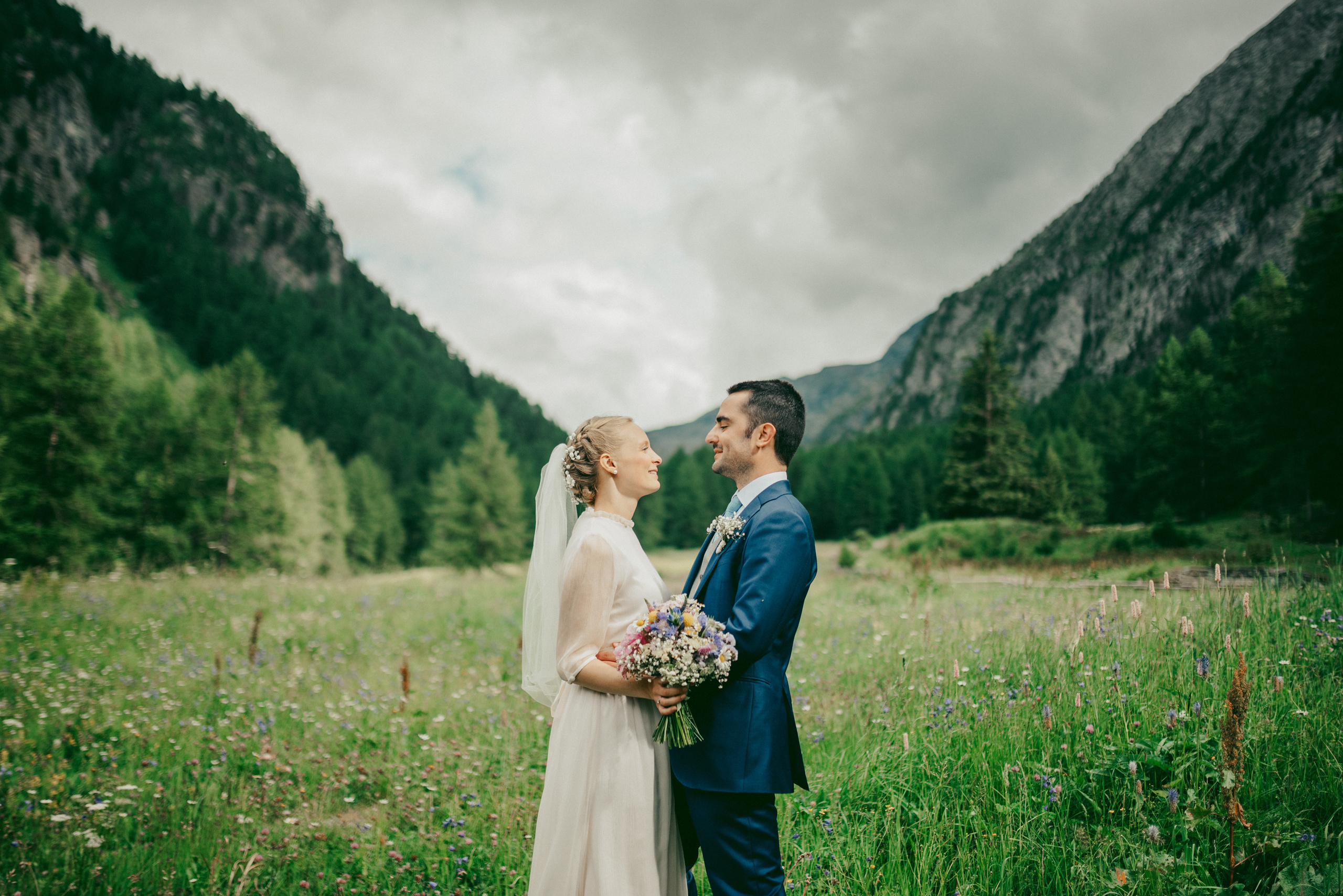 Wedding in the mountains. Photographer Vasilisa Gordeeva