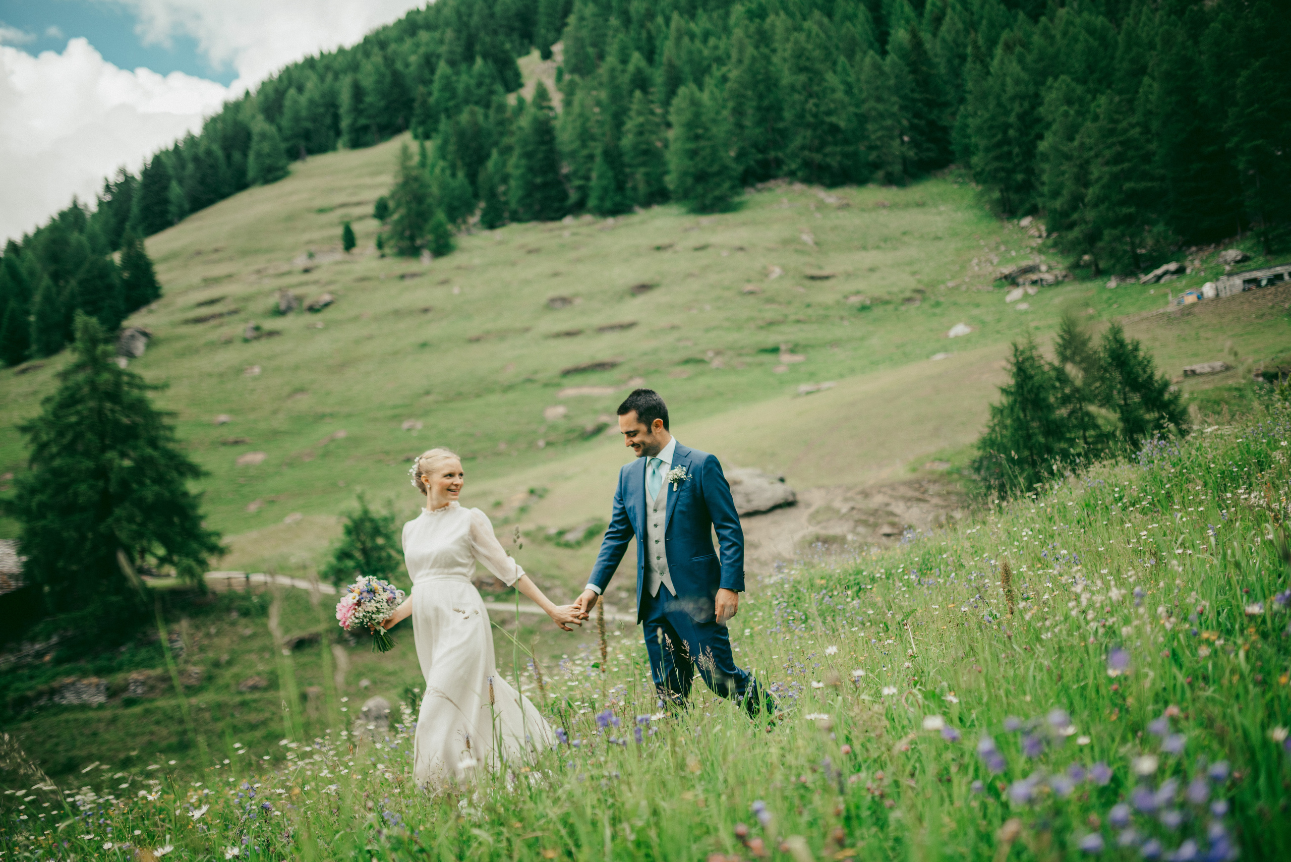 Wedding in the mountains. Photographer Vasilisa Gordeeva