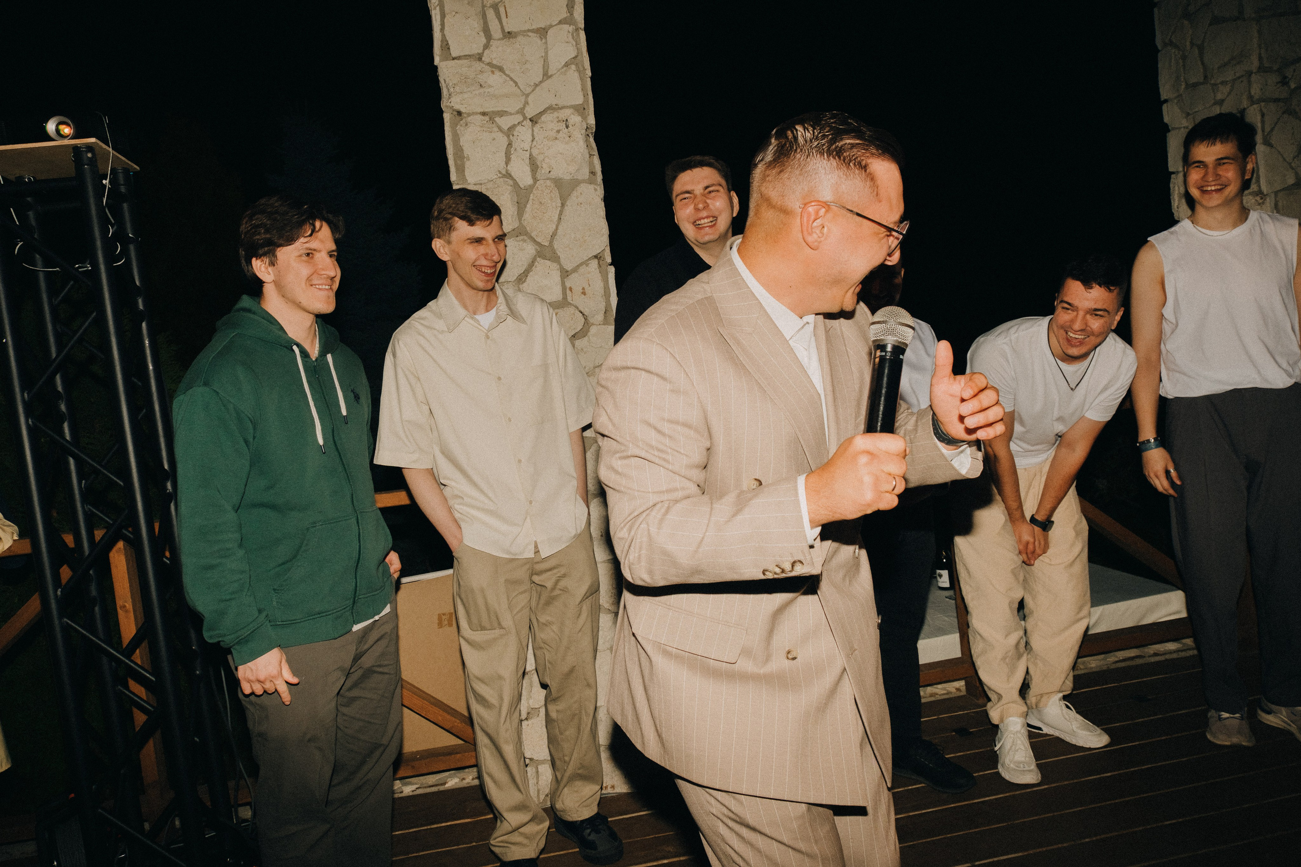 Молодые счастливые. Обо мне