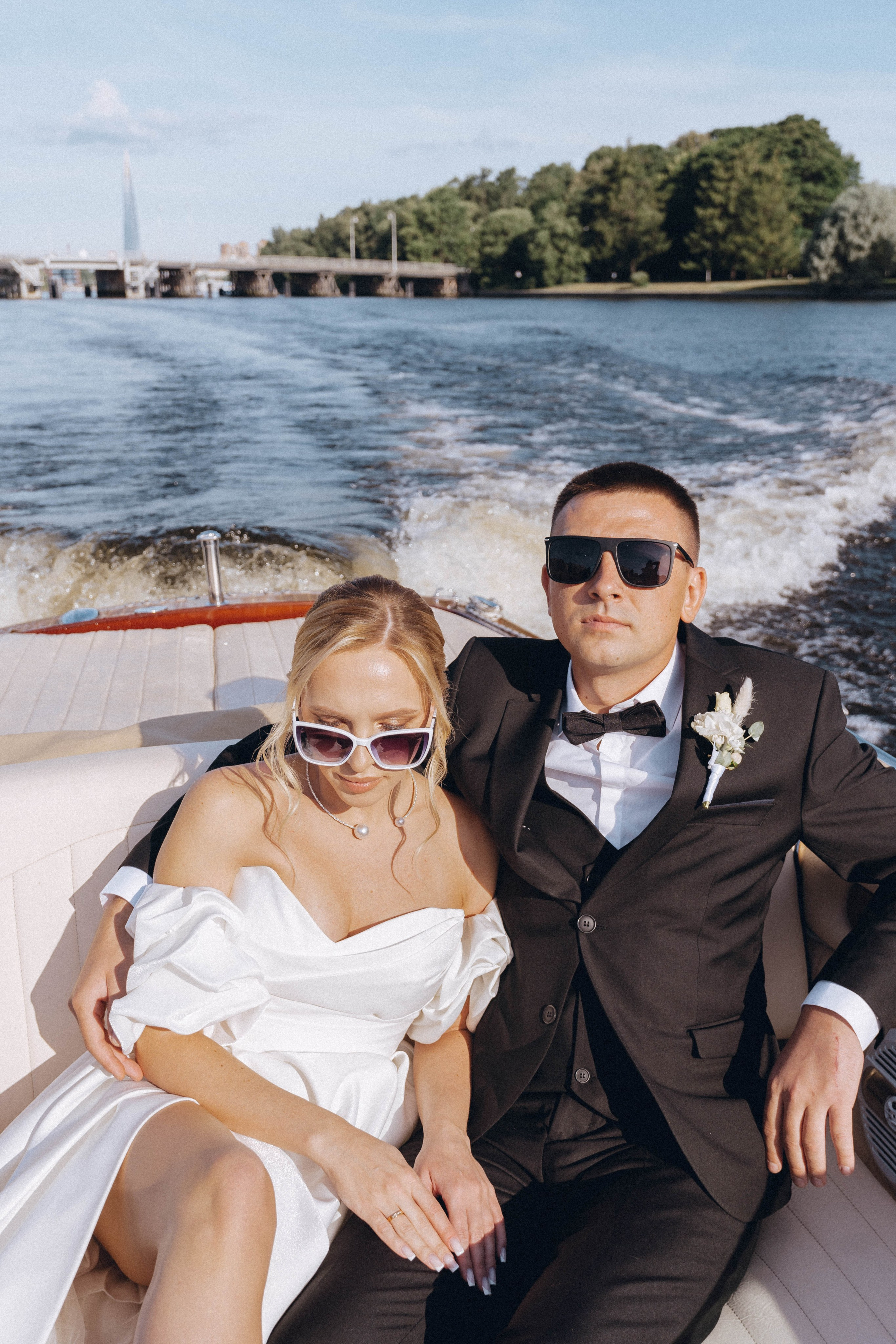 СВАДЕНБНАЯ СЬЕМКА НА КАТЕРЕ ПО КАНАЛАМ САНКТ-ПЕТЕРБУРГА И В АКВАТОРИИ НЕВЫ. Профессиональный фотограф, Санкт-Петербург — Виктория Богомолова