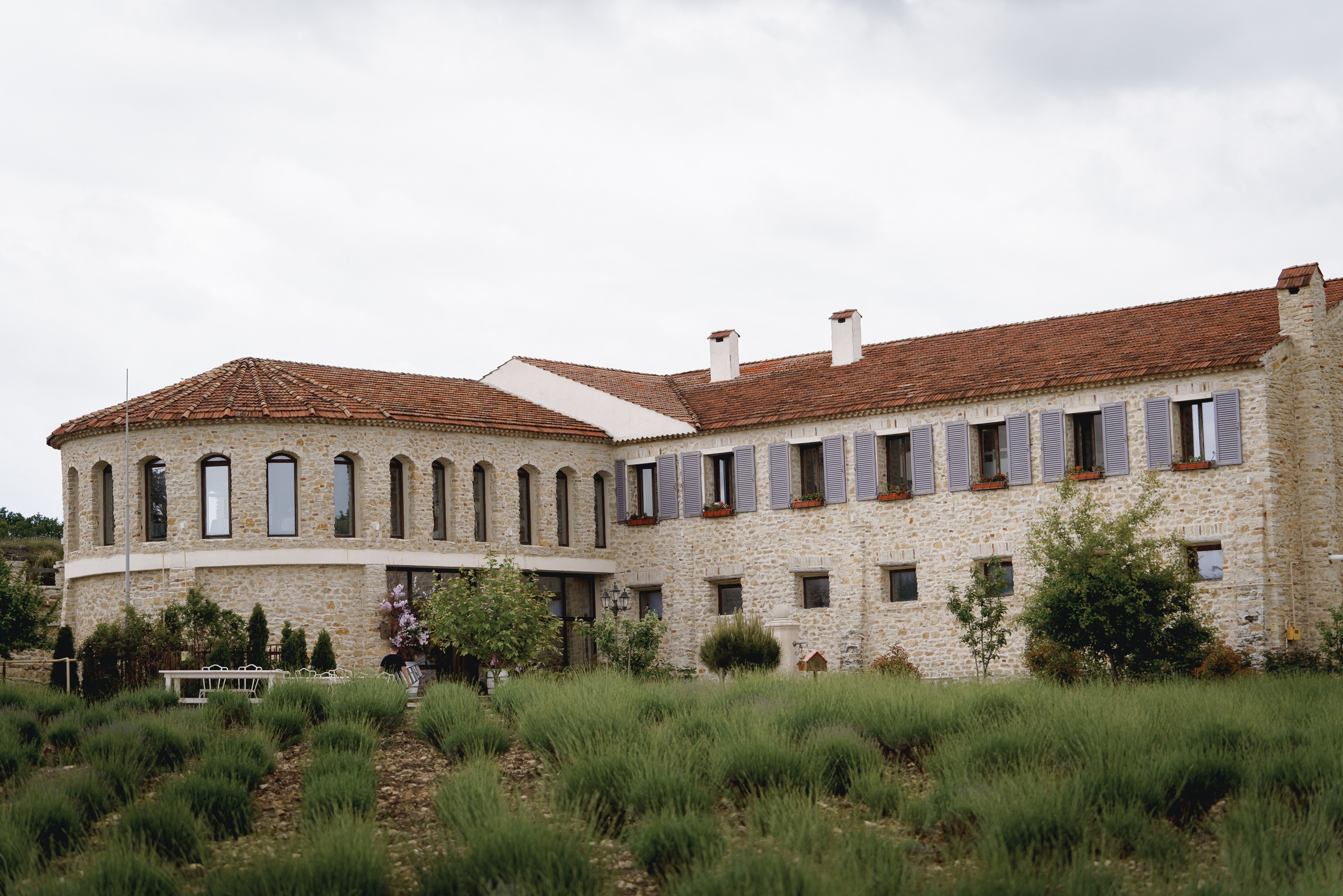 Винодельня Chateau Andre как место для свадебной церемонии и прогулки в Анапе