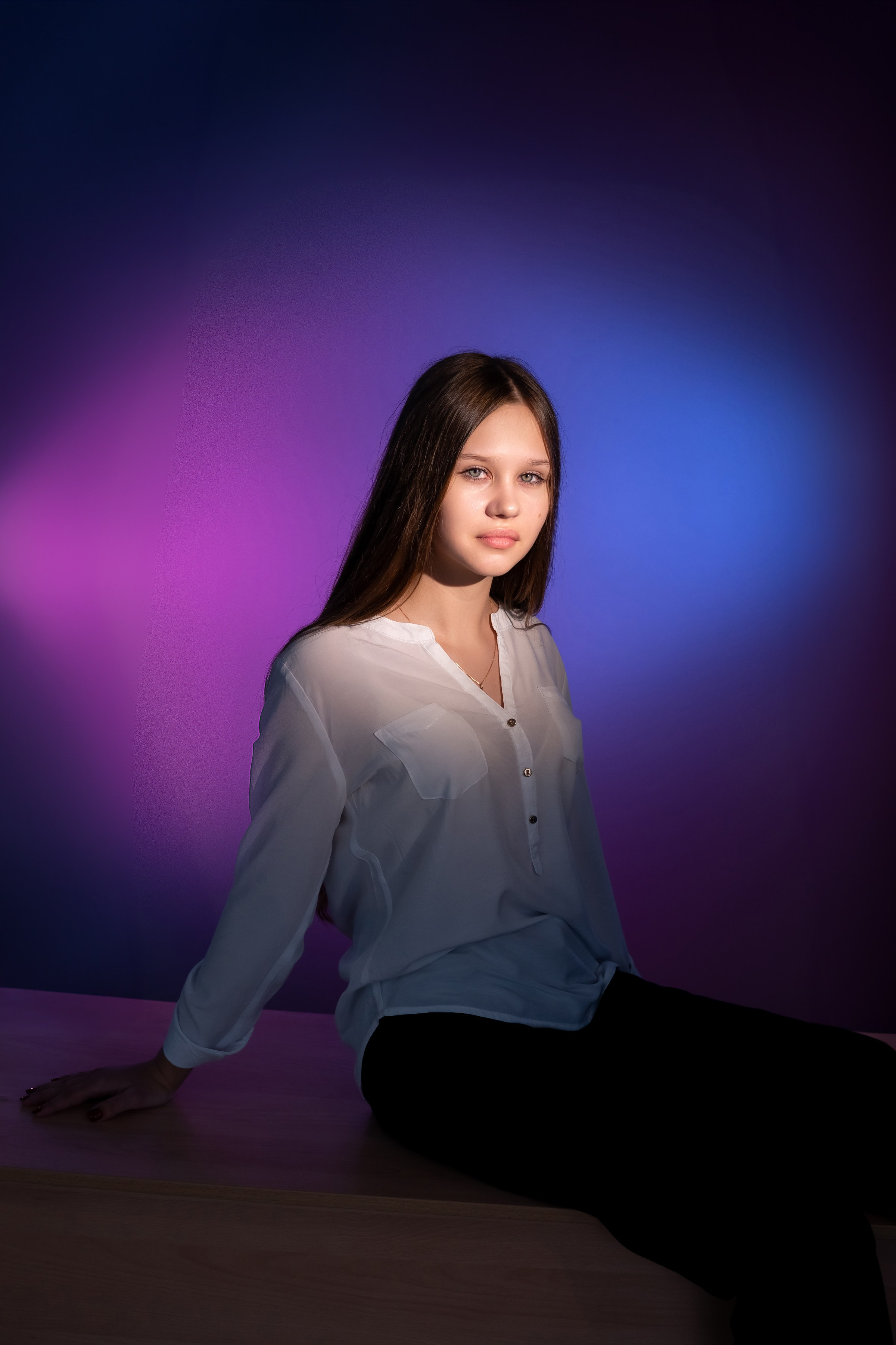 В школе, портреты с цветной подсветкой. Ольга Плаксина фотограф в Саратове