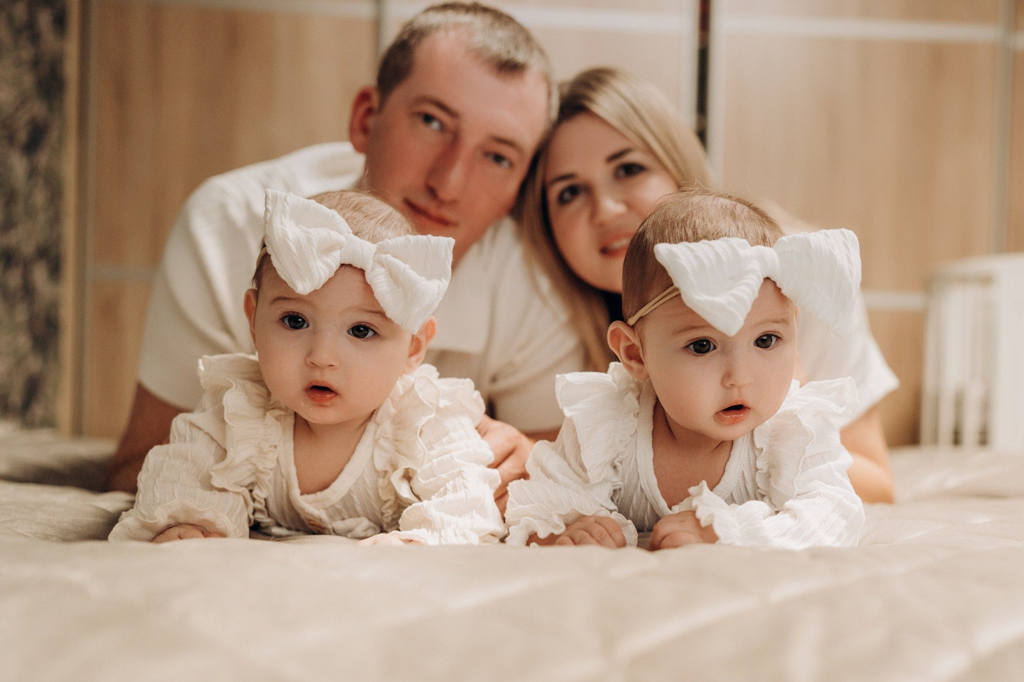 Семейная фотосессия с двойняшками в квартире. Свадебный и репортажный фотограф в Ярославле Евгений Сальников