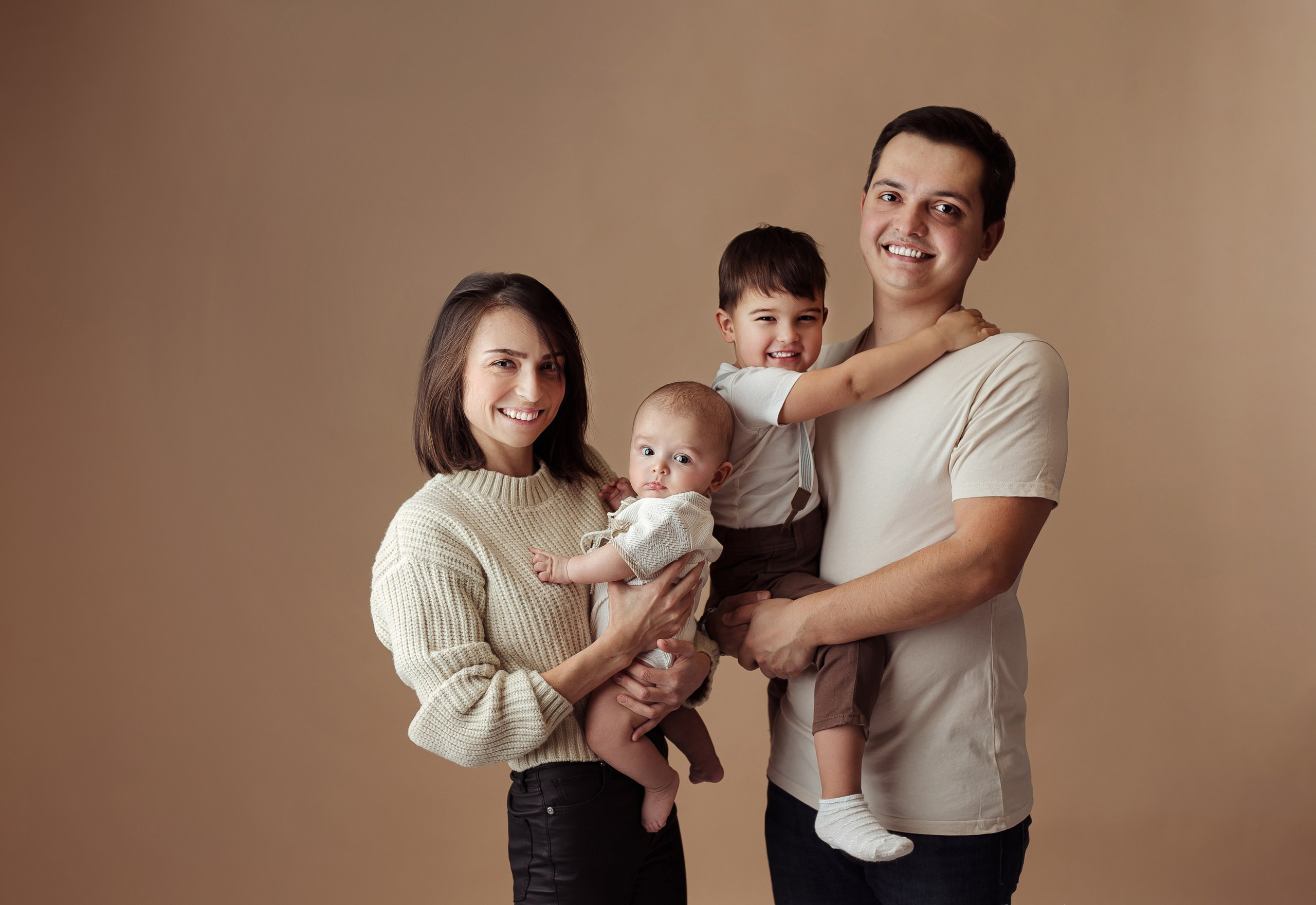 С родителями. Фотограф беременности, новорожденных Москва. годики под ключ