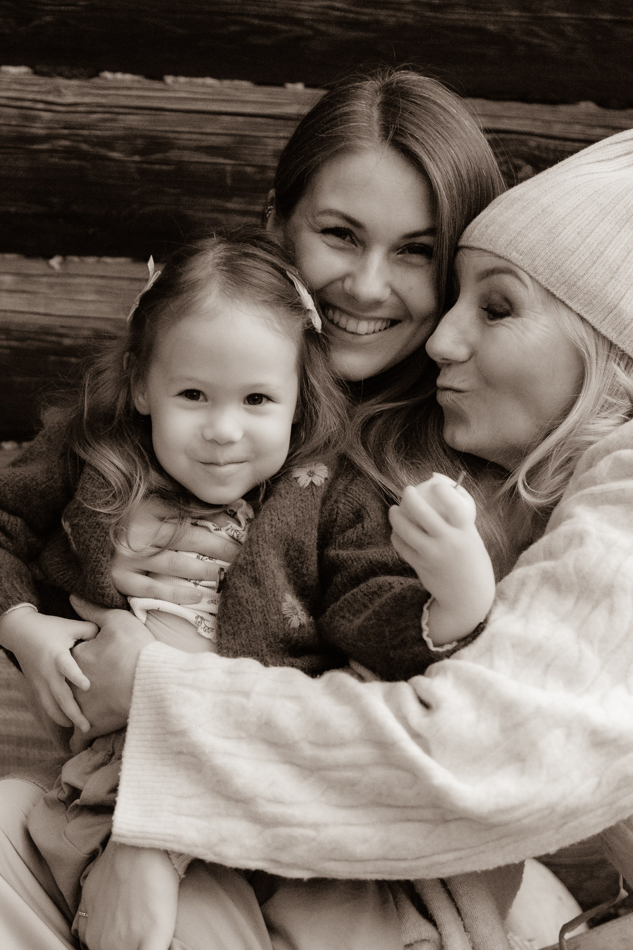 Осень в ладошках мамы. Ваш фотограф