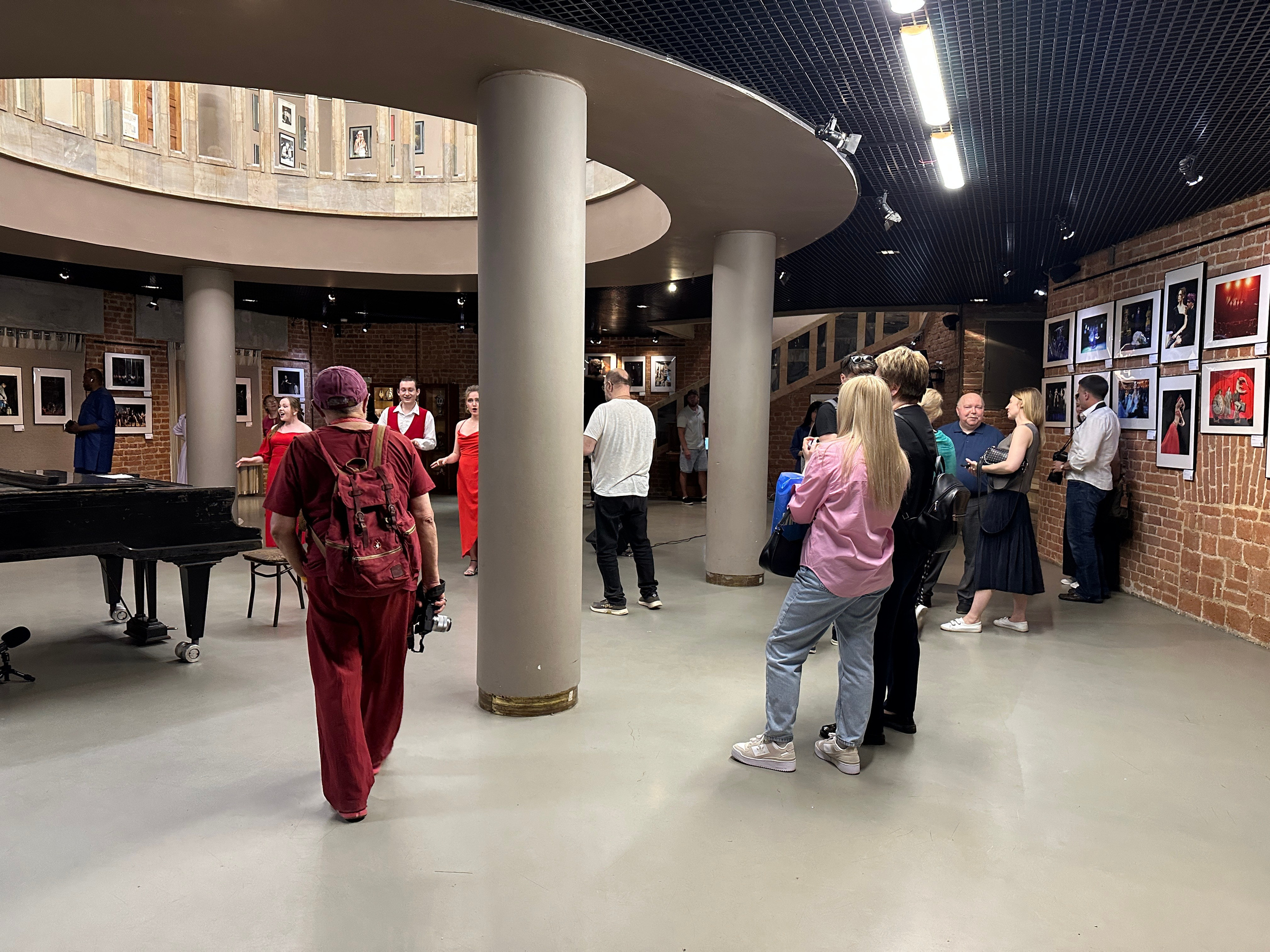 МОЛОДОЙ ТЕАТР. Reportage, architectural, fine art photographer Lena Melnikova in Moscow