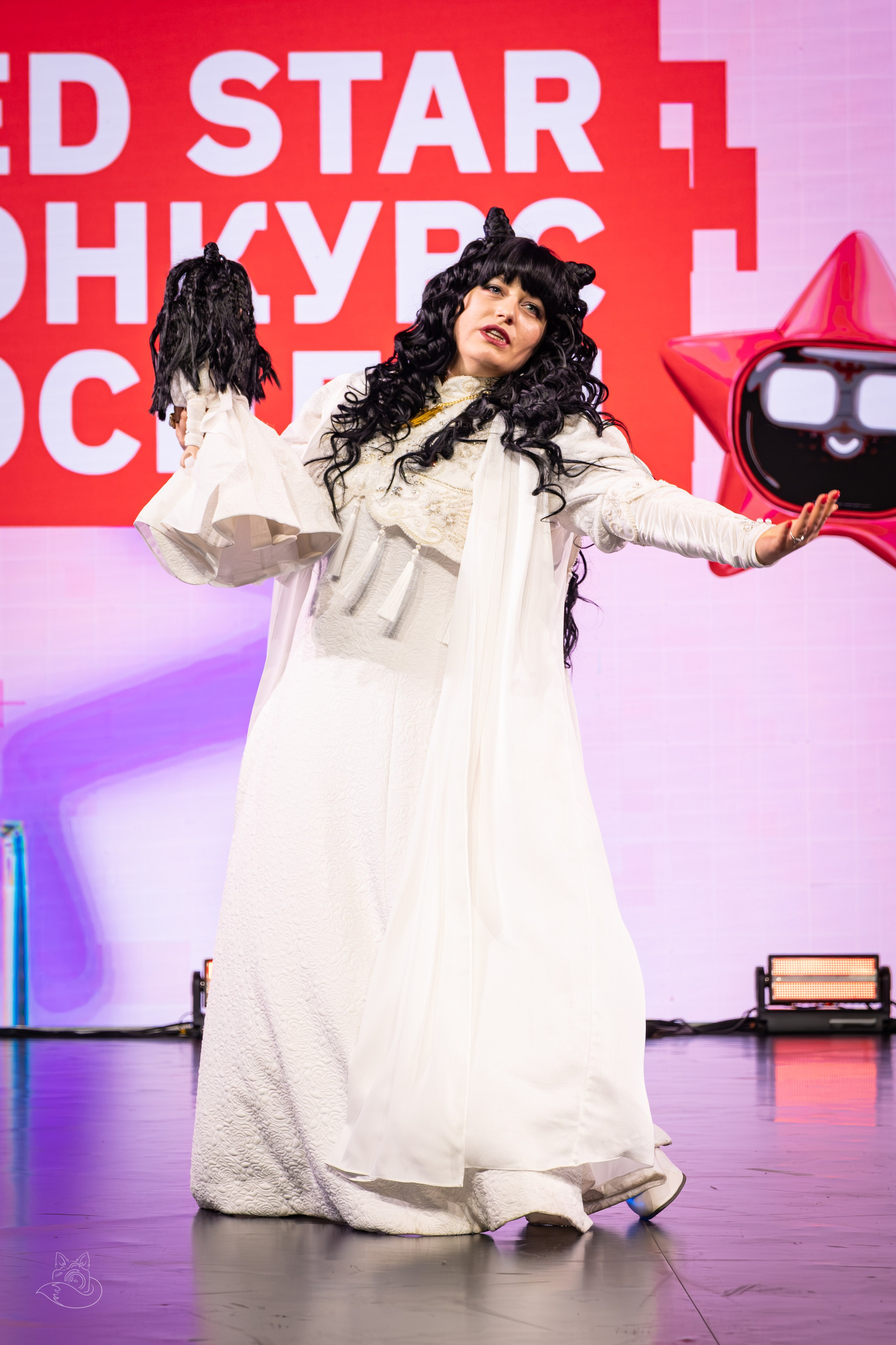 Сцена РЭД ЭКСПО 2024. Косплей фотограф