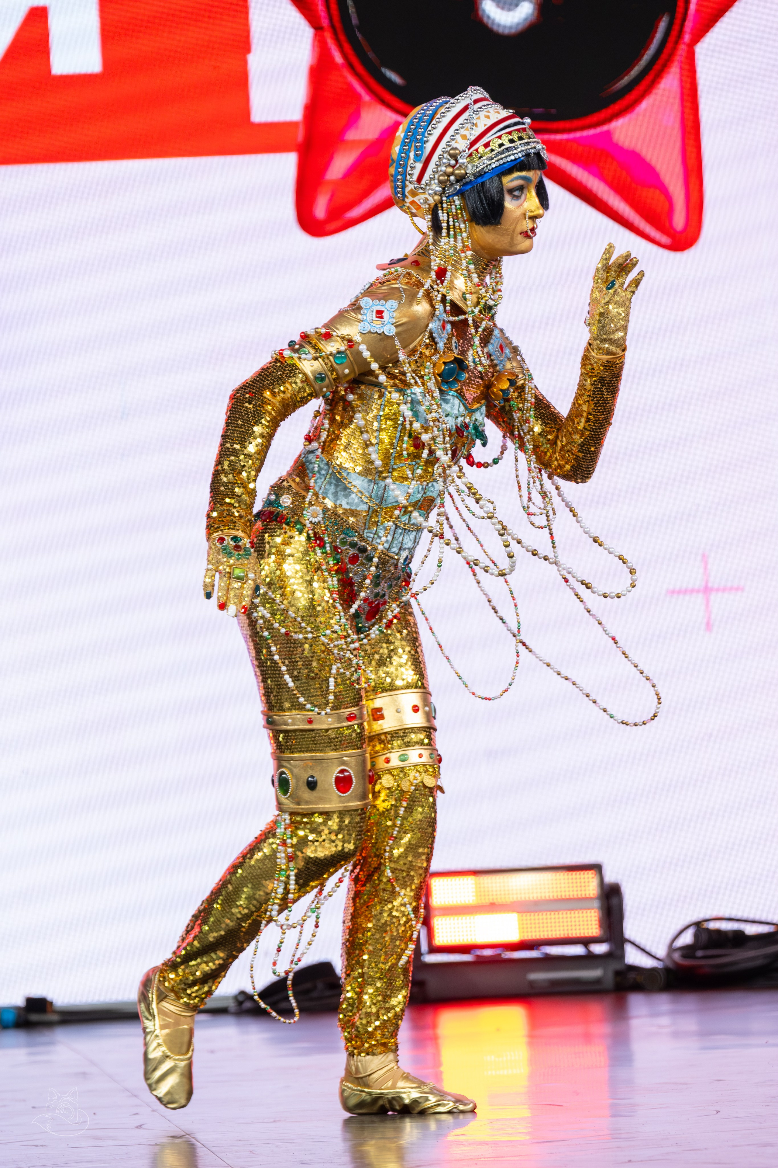 Сцена РЭД ЭКСПО 2024. Косплей фотограф