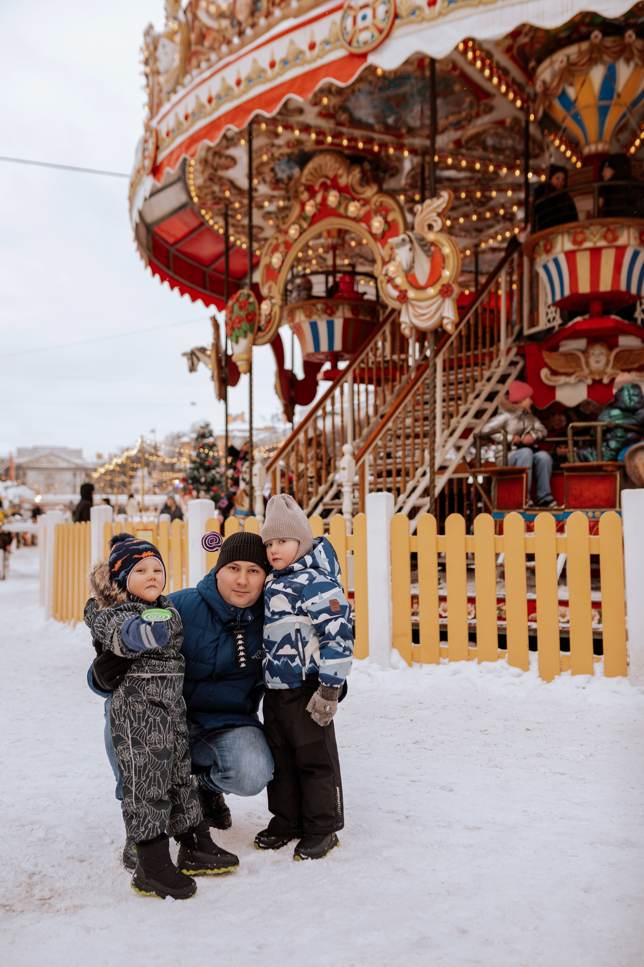 Семейная, Манежная площадь