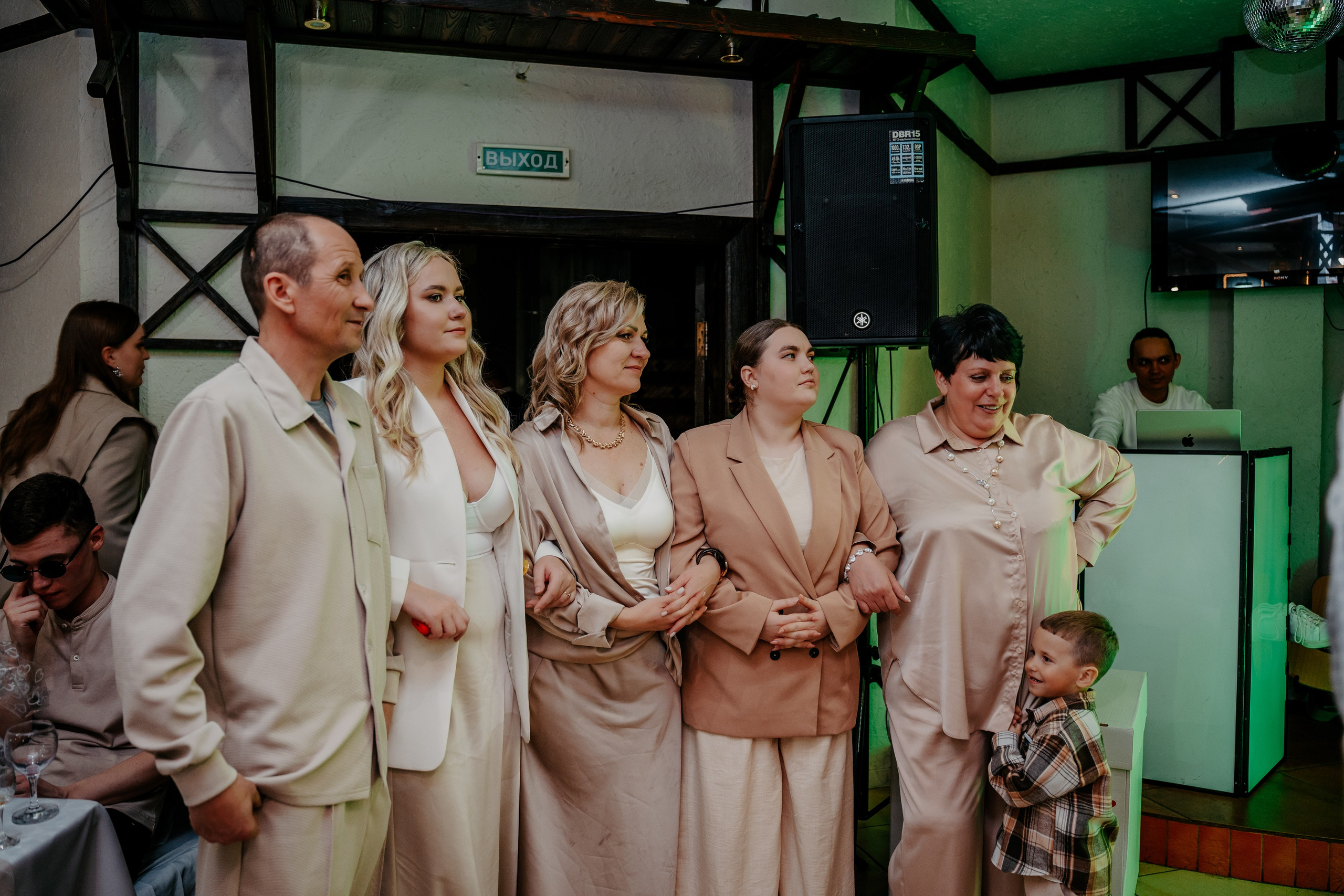 Полный свадебный день. Фотограф, видеограф и пилот дрона на Байкале