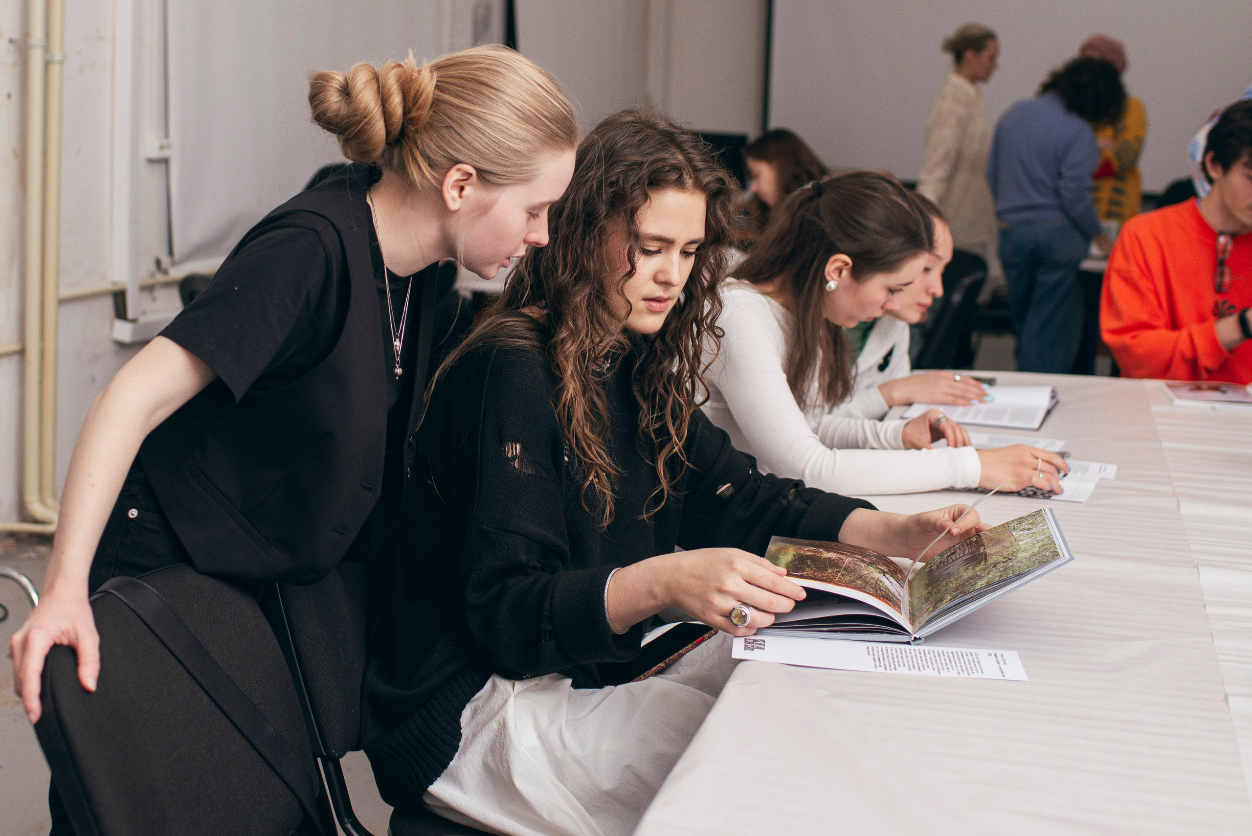 Вечер фото книг в Школе Дизайна. Фотограф в Москве Алейникова Евгения