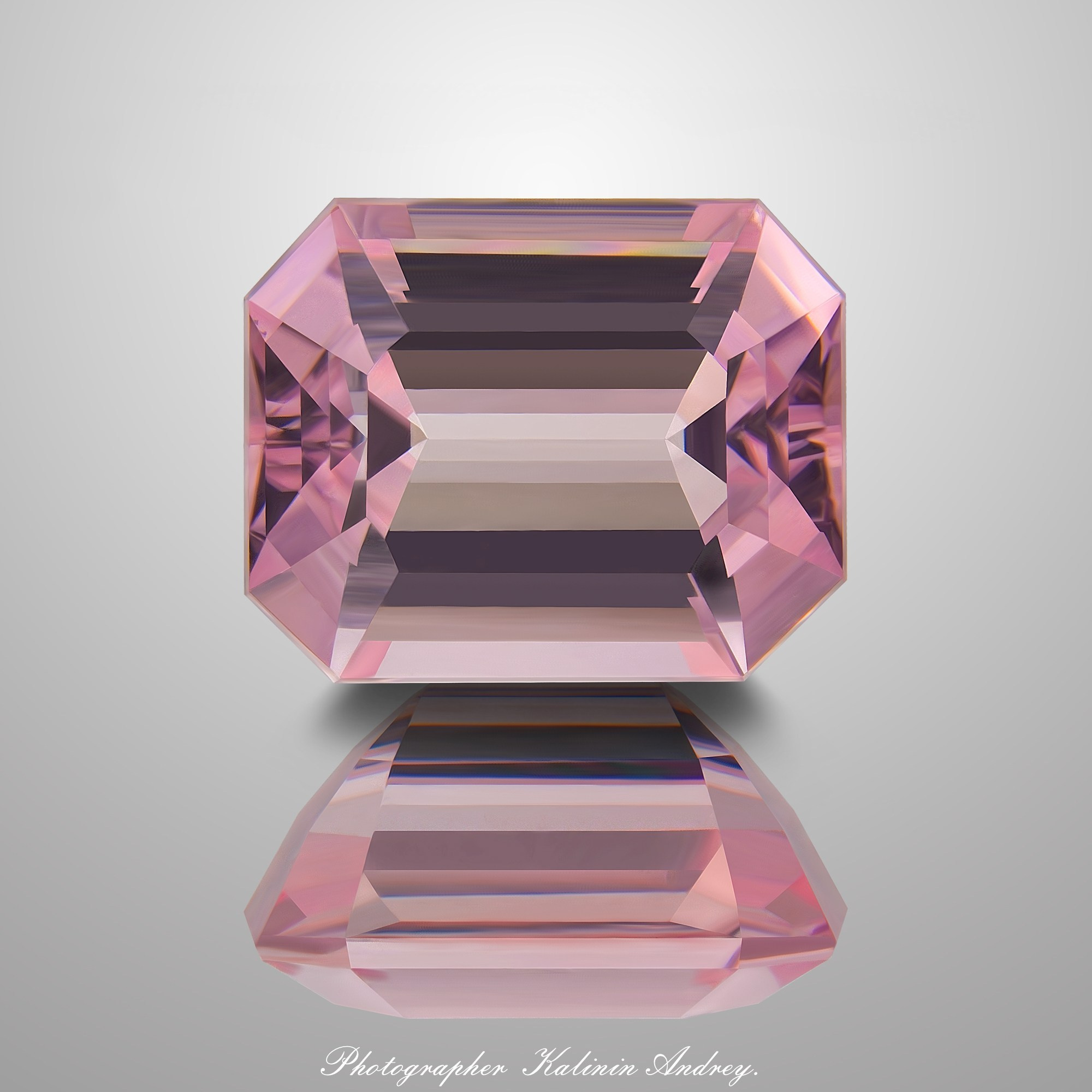 Фотографии в большом разрешении драгоценных камней на продажу купить тел +79 660 031 307. Высококачественная профессиональная рекламная фотосъёмка ювелирных украшений, драгоценных камней в Москве. Обучение, консультация