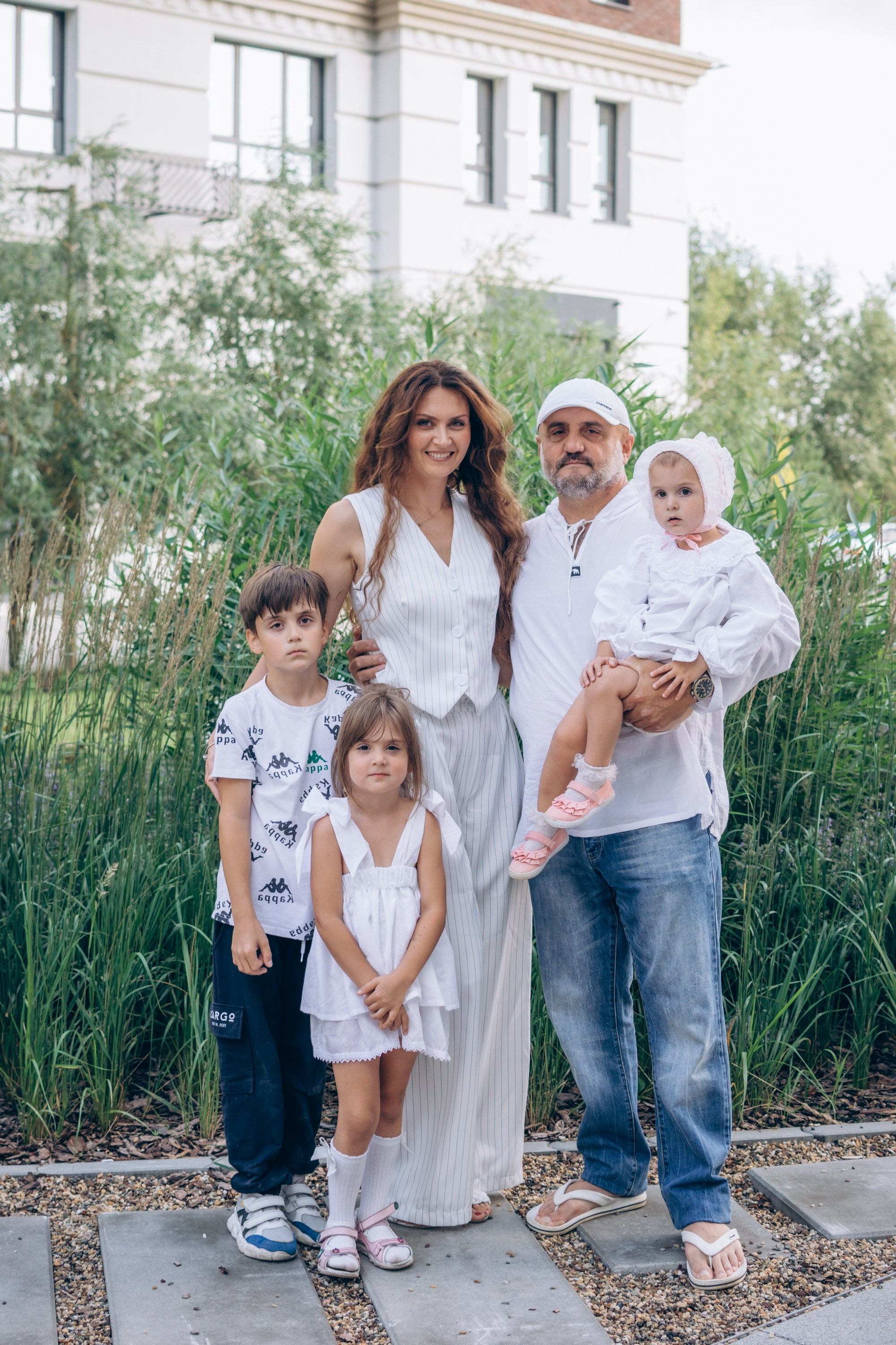 Ксюша с семьей. Семейный фотограф в Тюмени Ксения Мязитова