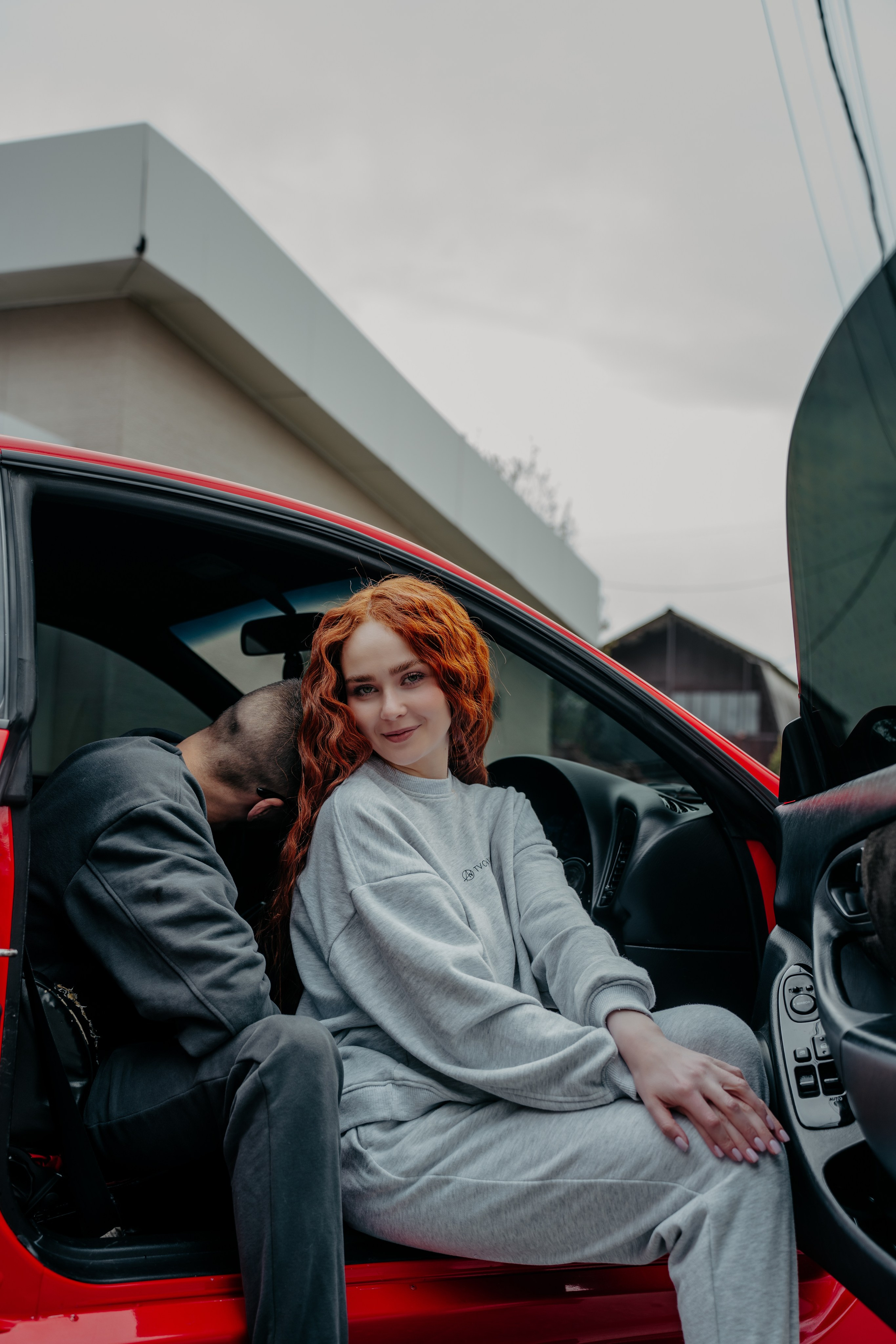 Олег и Алина. Фотограф, видеограф и пилот дрона на Байкале