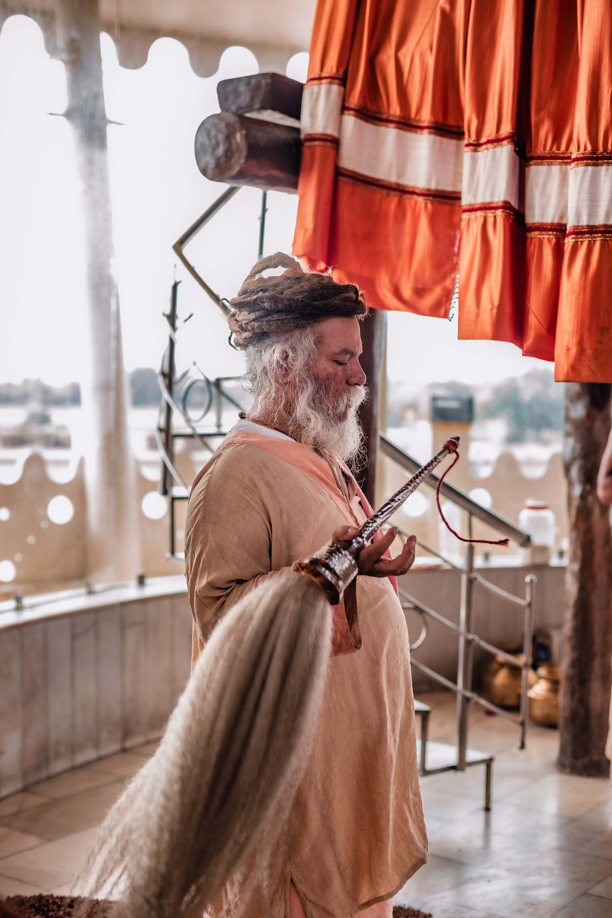 Abhisheka Devraha Baba on Sri Devdas ji maharaj bd. Mariam Bagdasaryan