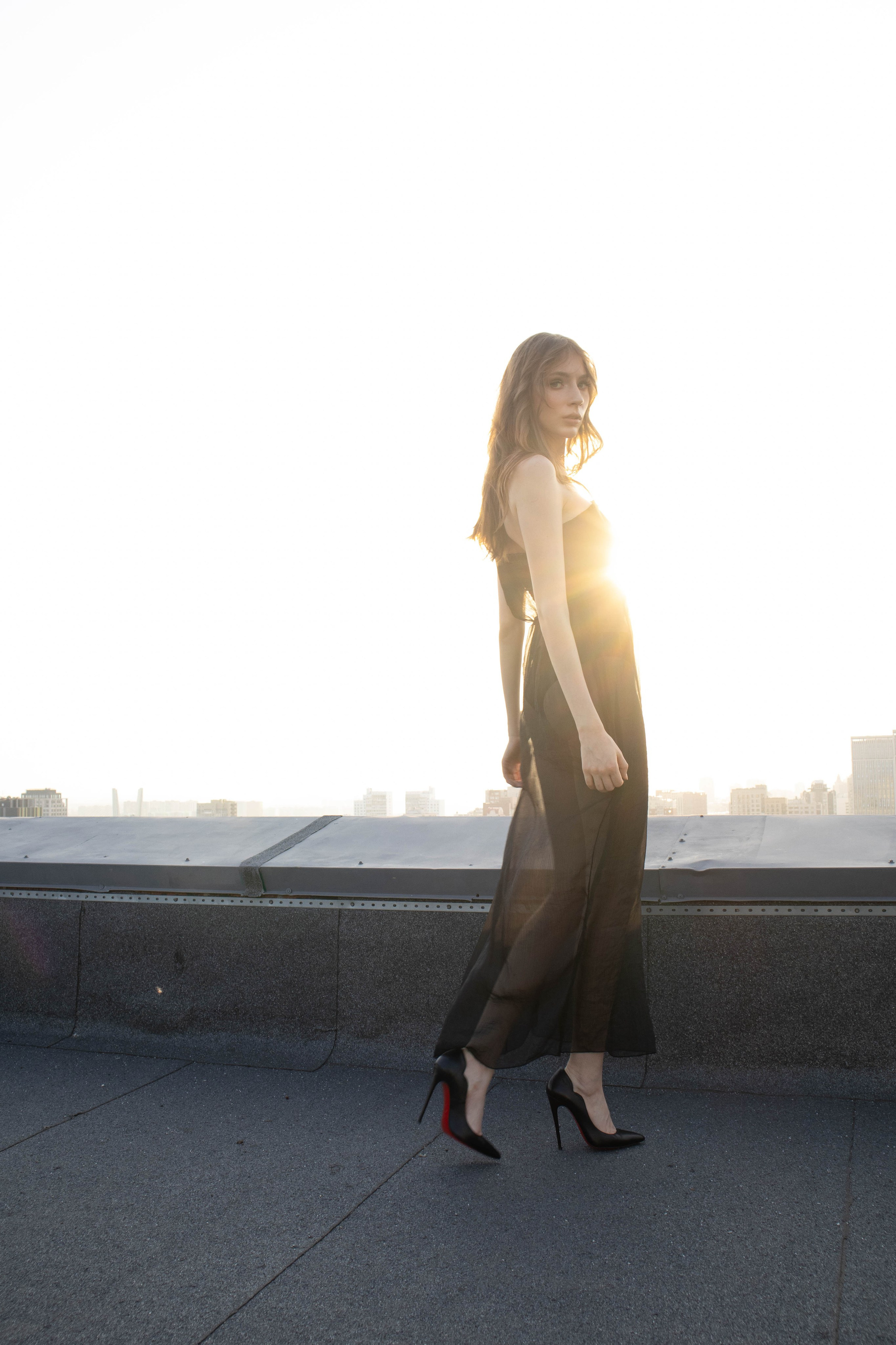 Агата съёмка на крыше. Анастасия Головерова профессиональный фотограф в Новосибирске, фотосессия под ключ в Новосибирске