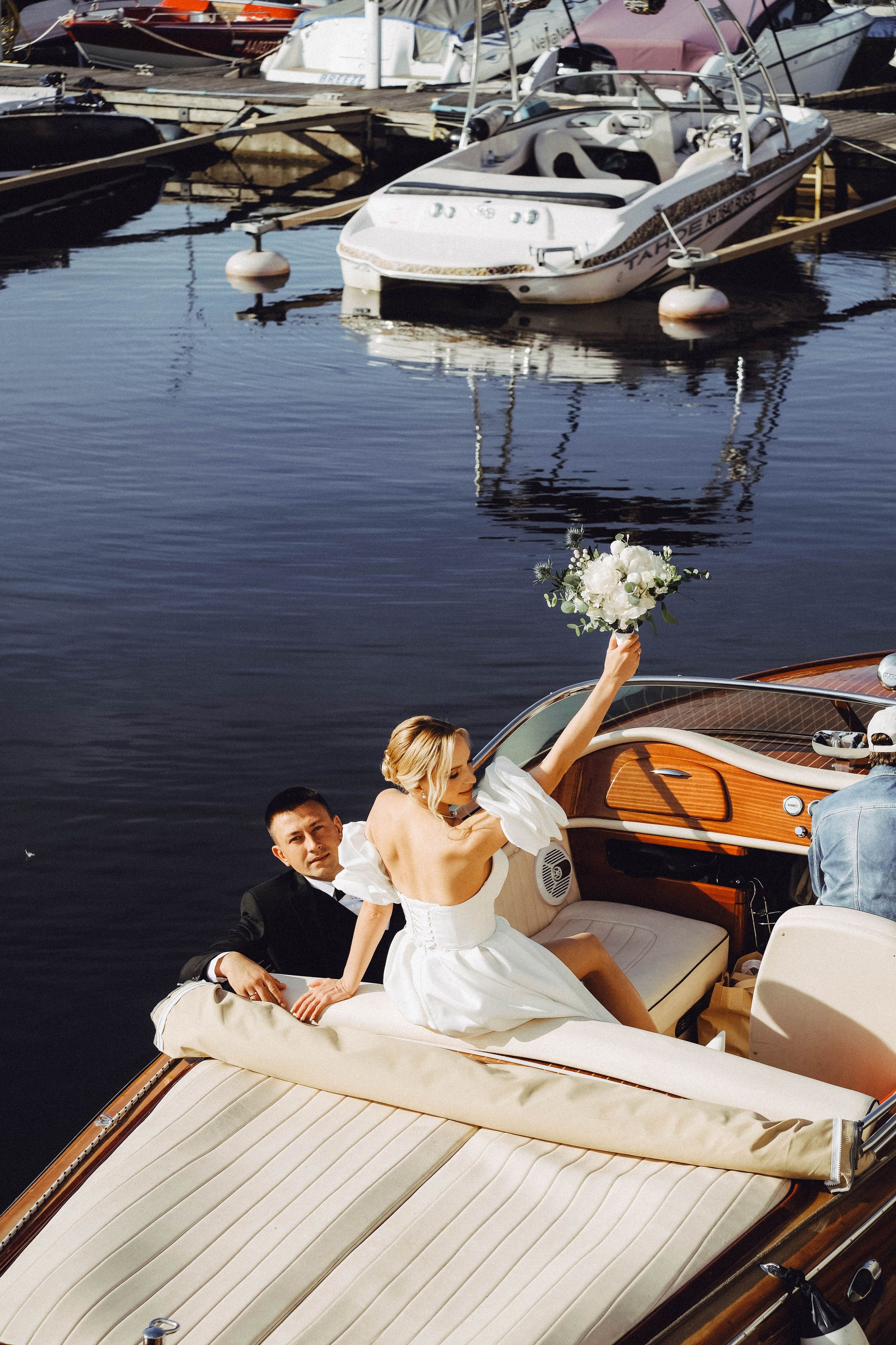 СВАДЕБГНАЯ ПРОГУЛКА ПО КАНАЛ САНКТ-ПЕТЕРБУРГА НА КАТЕРЕ. Профессиональный фотограф, Санкт-Петербург — Виктория Богомолова