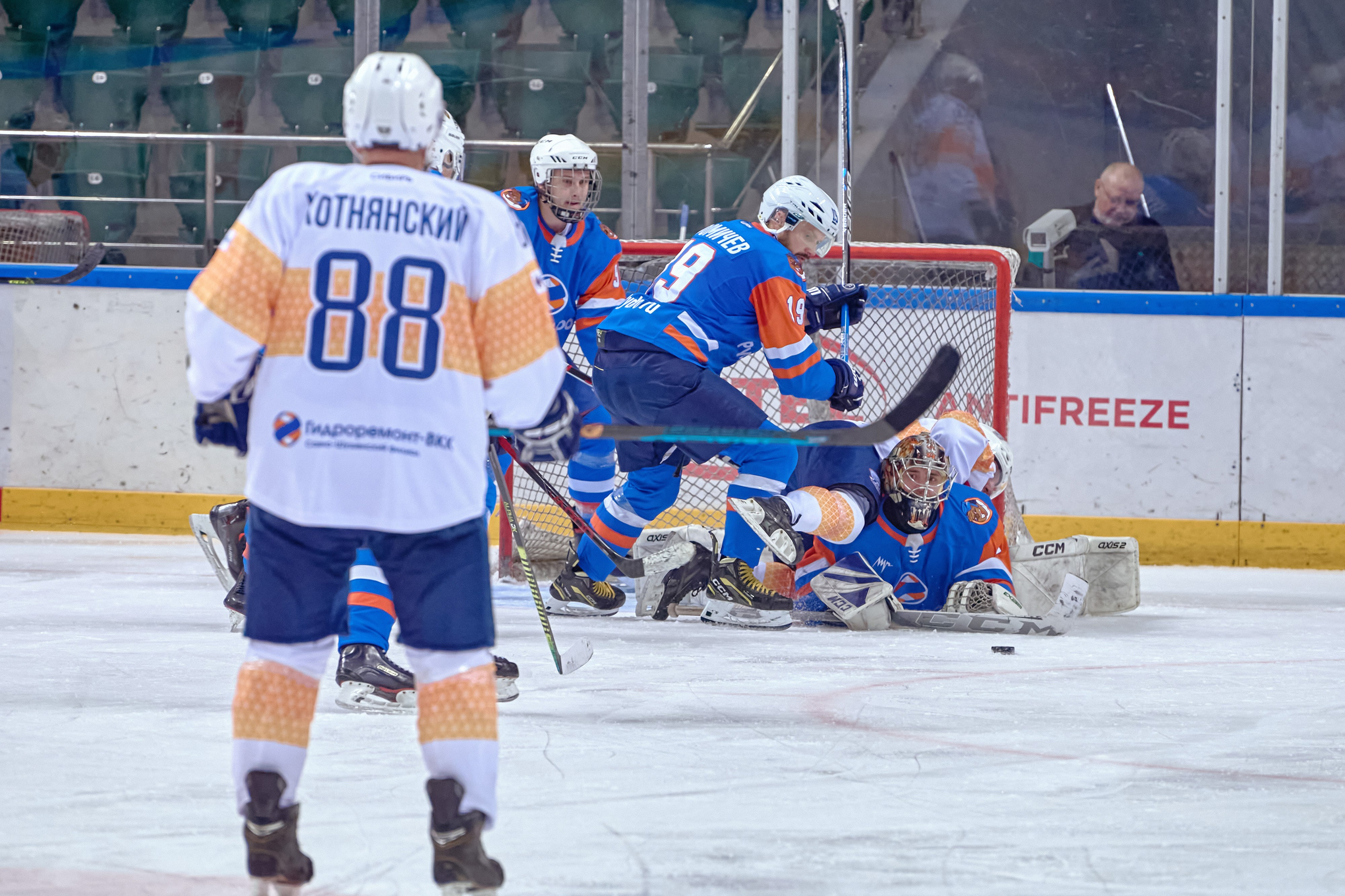 Платинум Арена — Хоккей — РусГидро. Фотограф Яковлев Роман — Красноярск