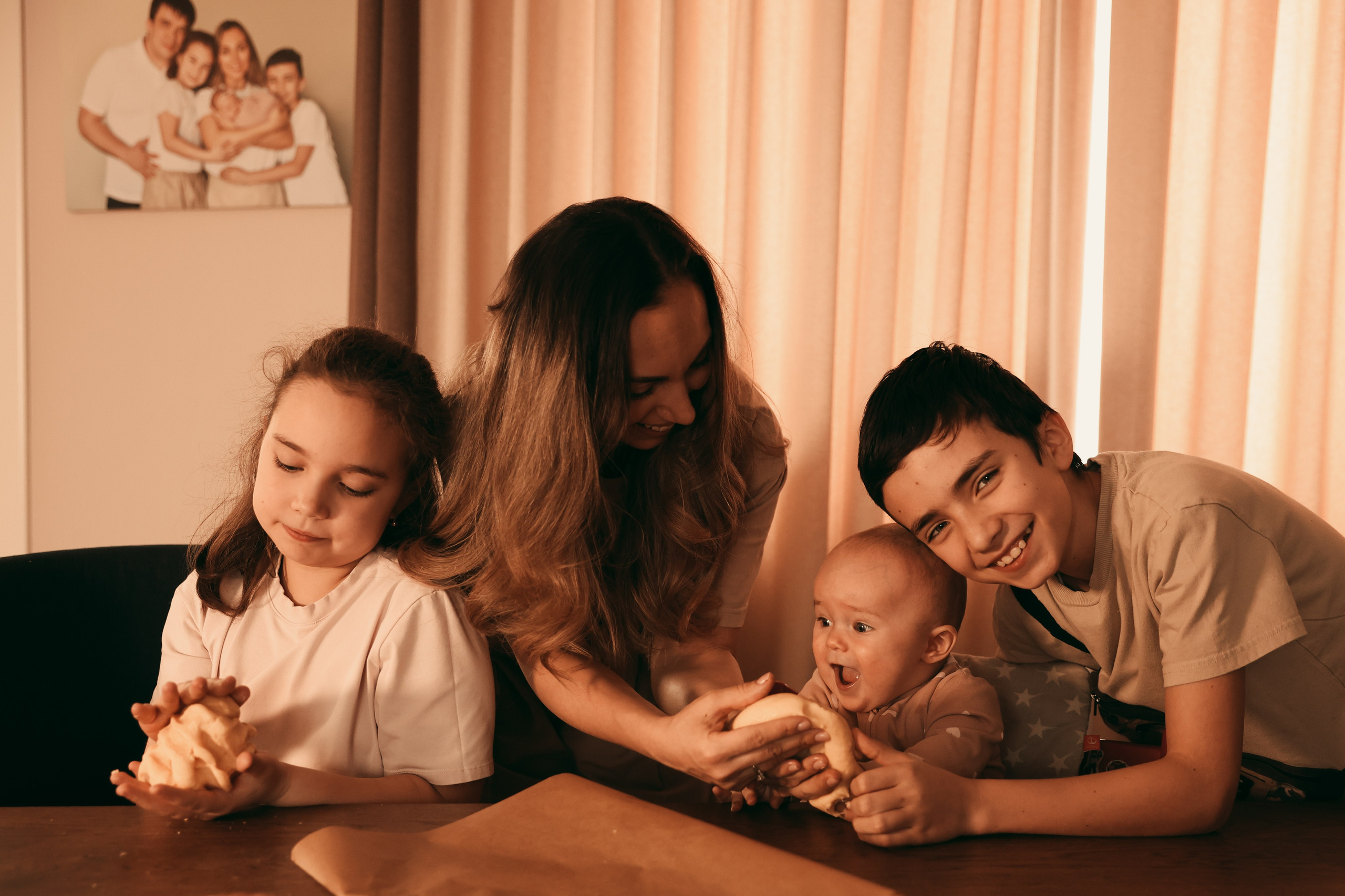 Новогоднее печенье всей семьей. Ваш семейный newborn и lifestyle фотограф в СПБ Наталья Журавлева