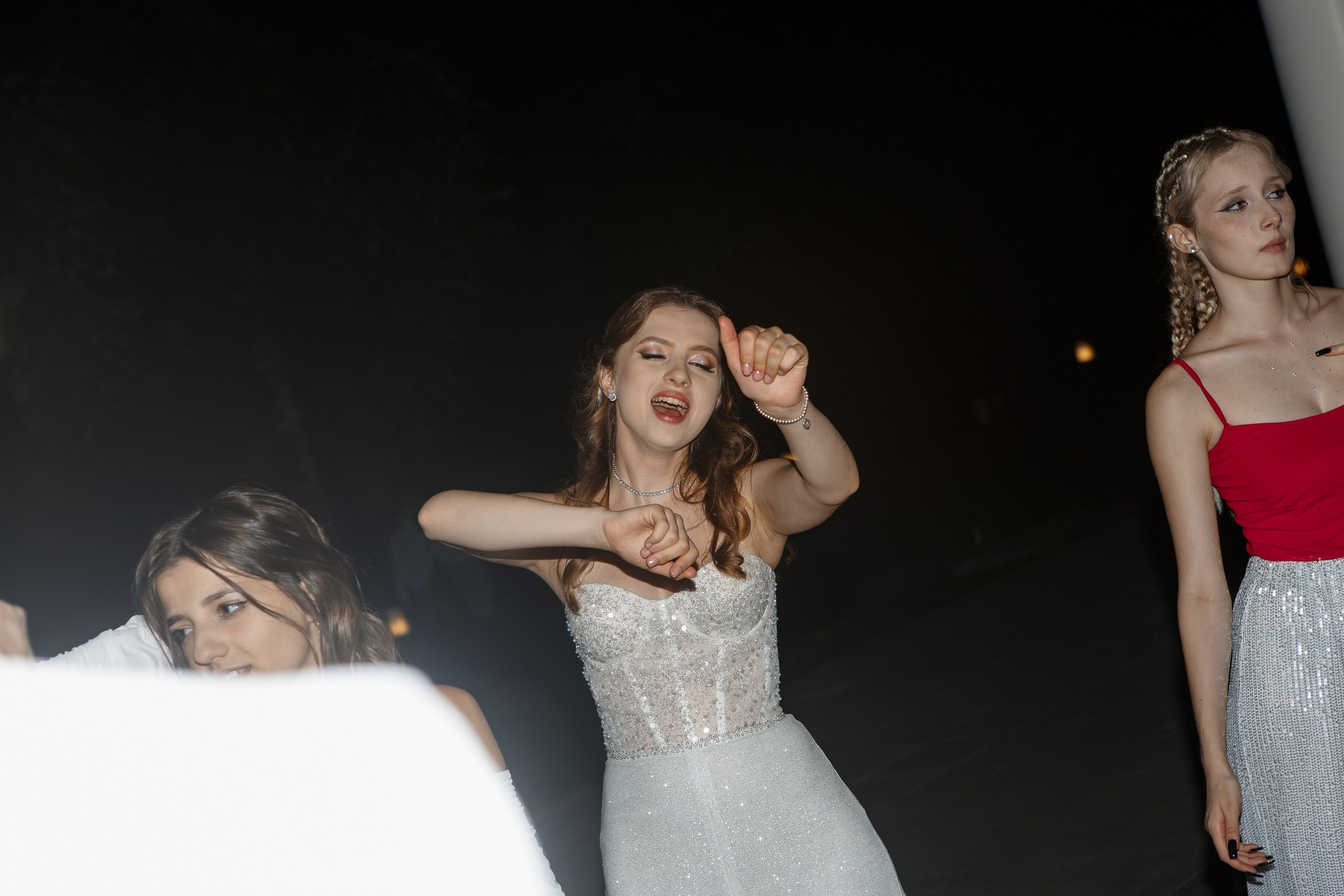 Выпускной Гимназия 12 2024 OpenHouse. Свадебный и портретный Фотограф в Липецке Дмитрий Котюков