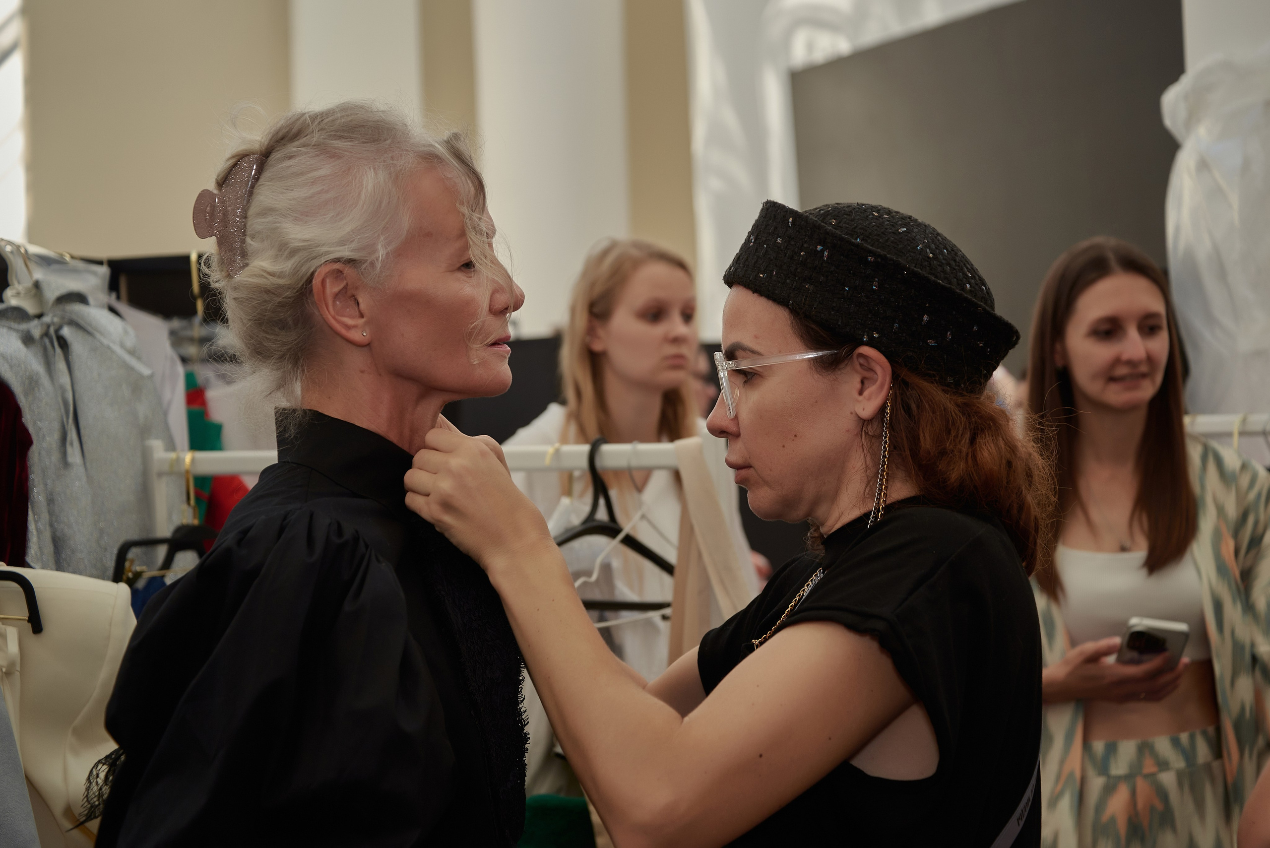 Backstage с показа ALENA COJOCARU RFW 2025. Наталия Дианова — фотограф для брендов и экспертов в Москве