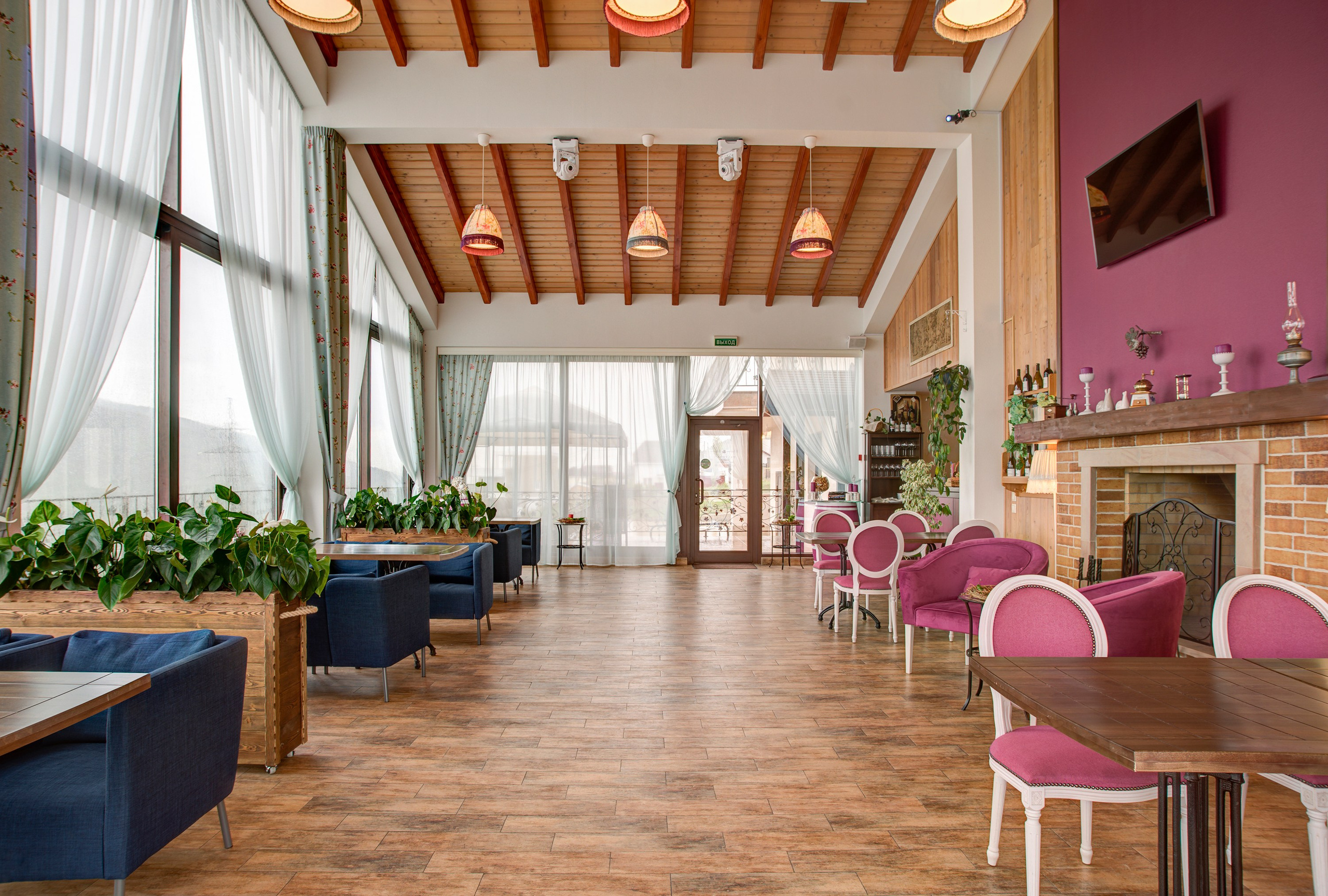 Агротуристический комплекс Chateau Pinot. Интерьерный фотограф в Сочи | Роман Сусленко