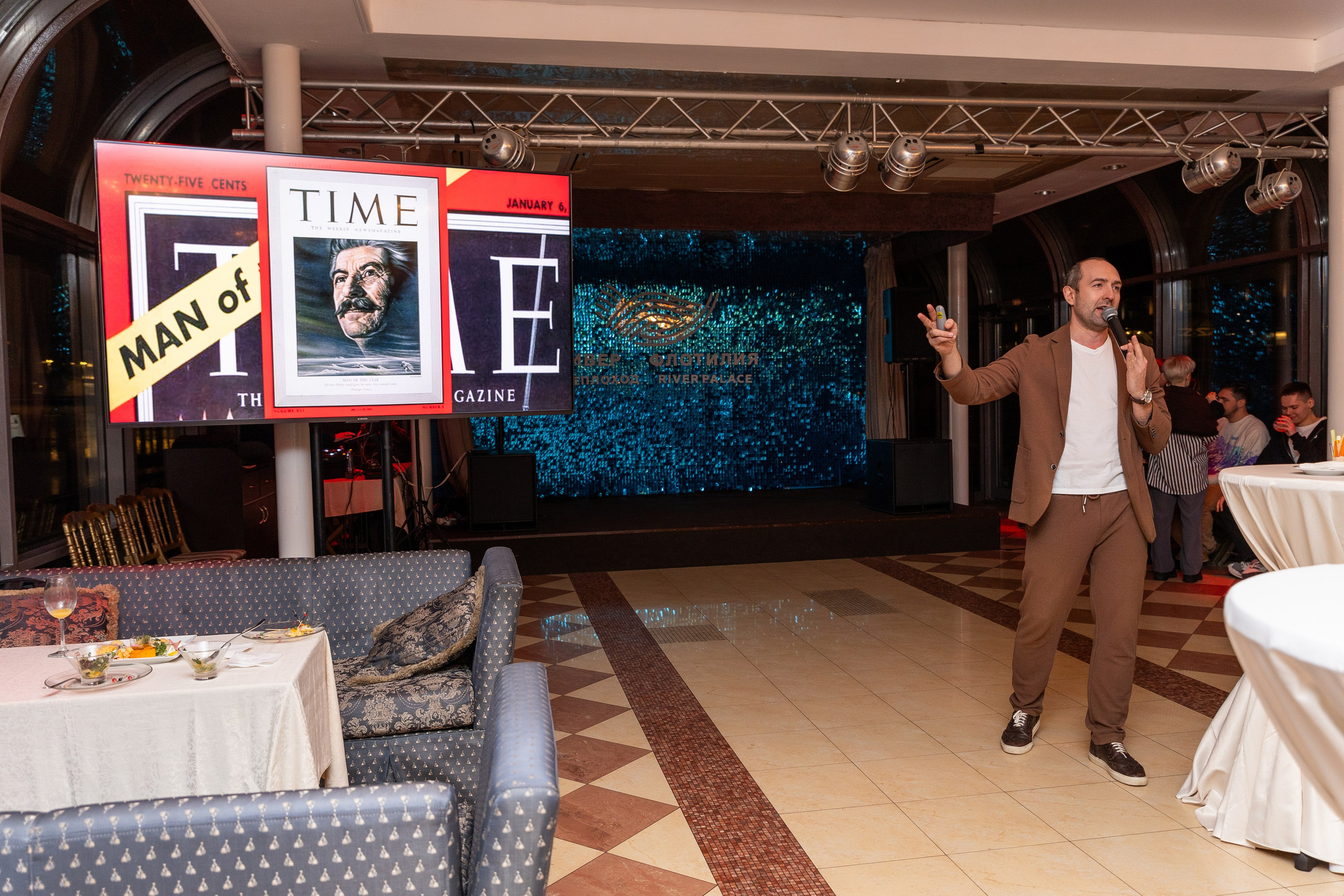 Корпортитв на теплоходе. Фотограф в Москве Десятова Ксения