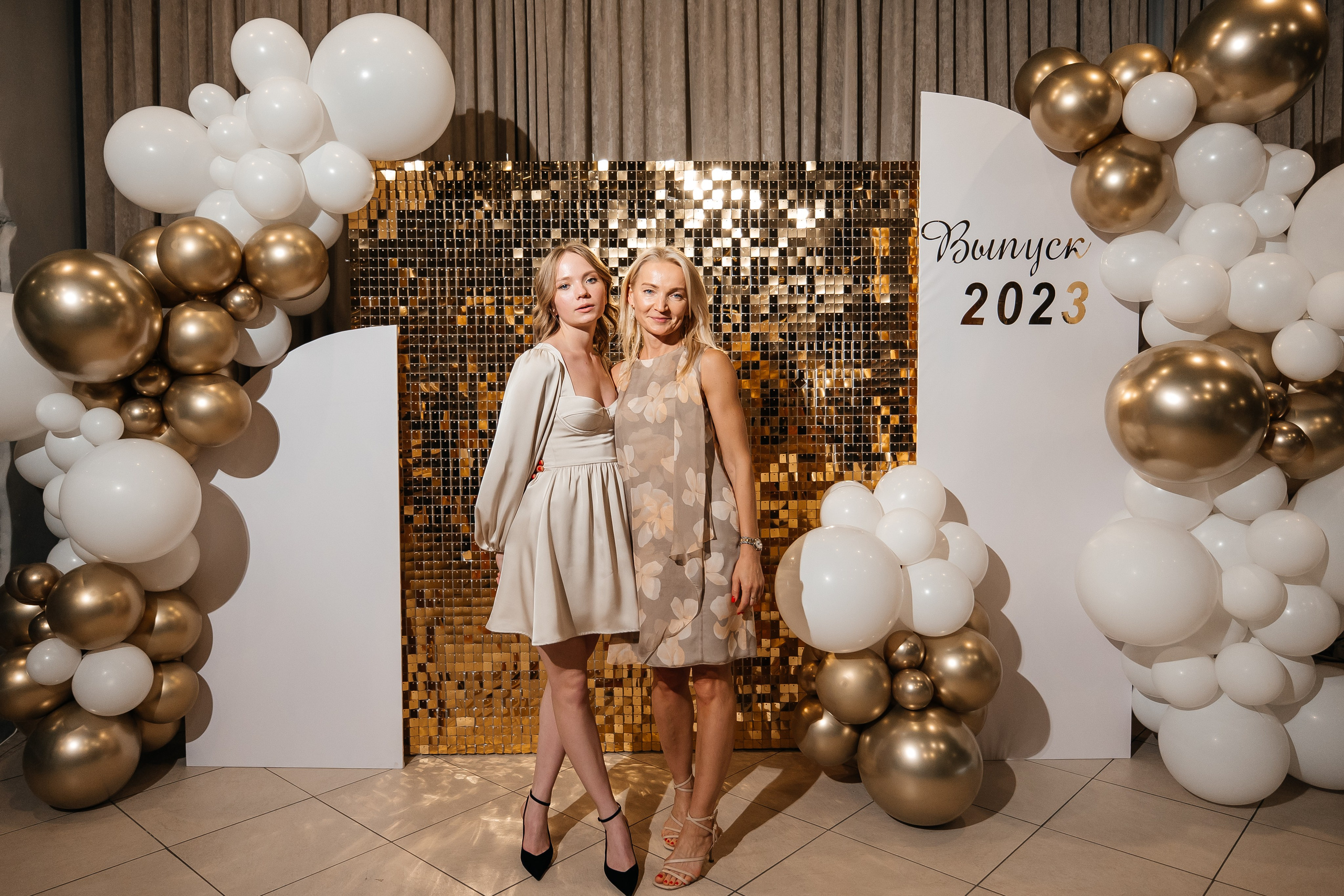 2023-06-23 Выпускной МБОУ СОШ № 10. Фотограф в Красноярске