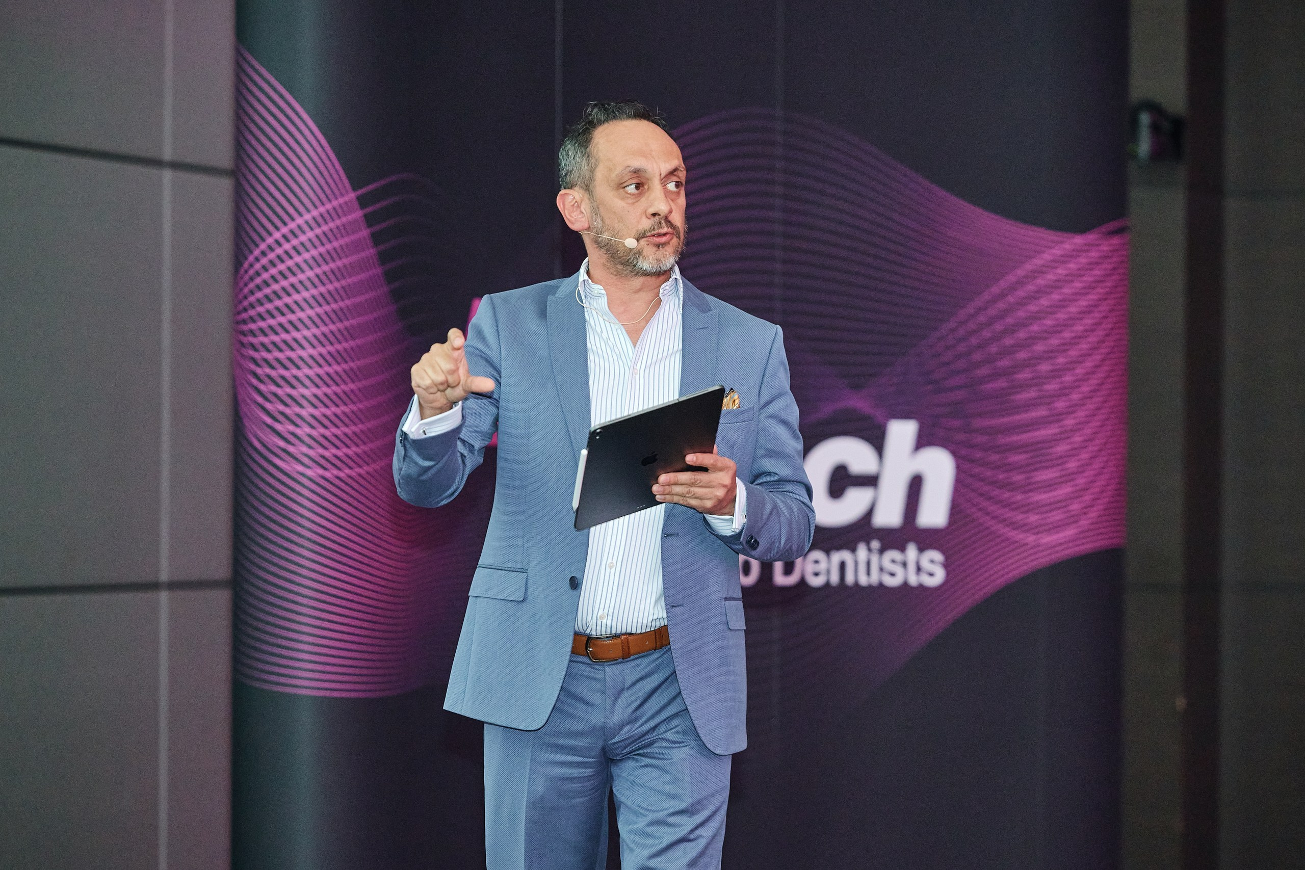 Конгресс имплантологов Neo Biotech 2025. Антон Артюшин, портретный фотограф. Москва