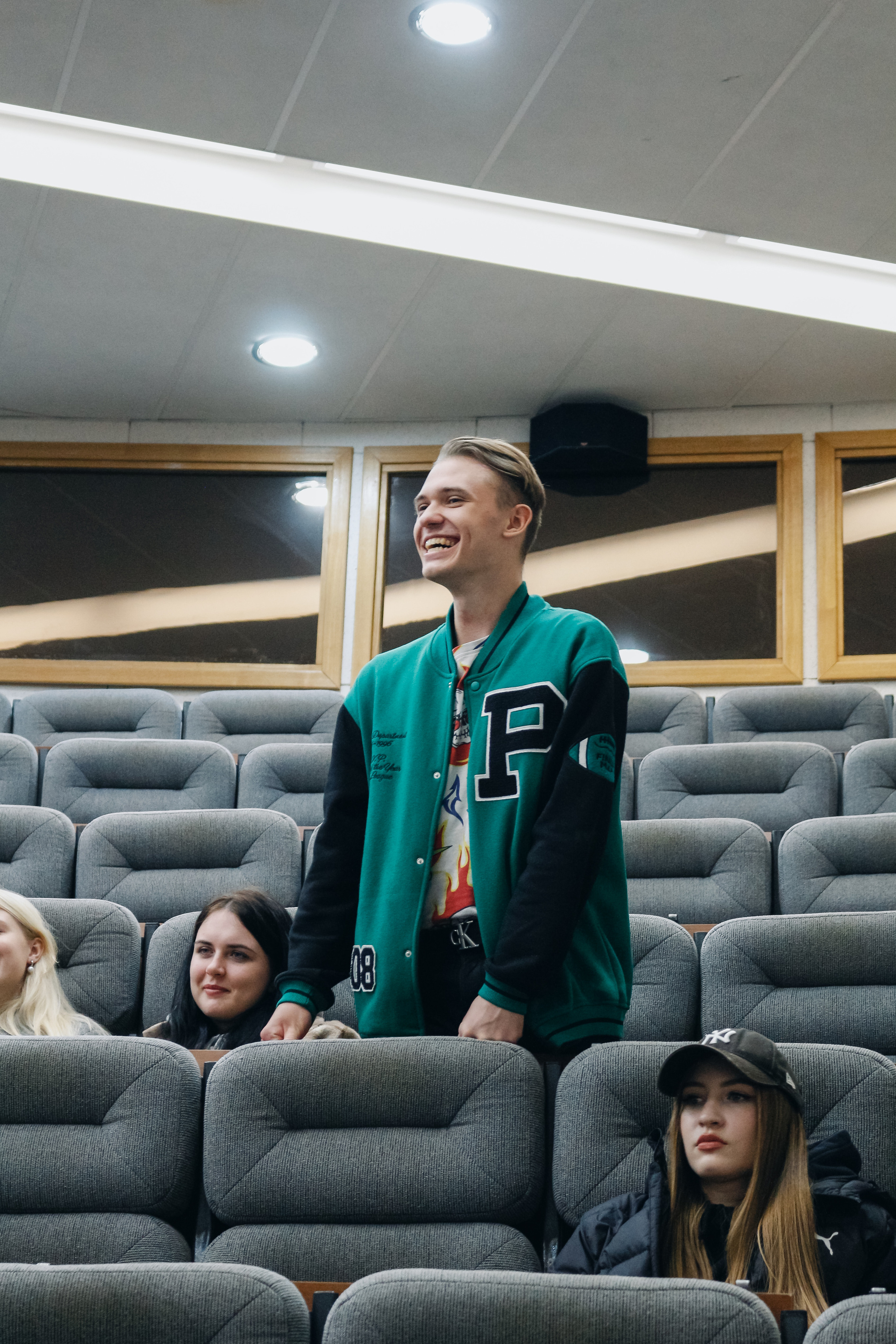 Репортажная съемка проекта "Капустник" 2022. Фотоаппарат: Canon 550D. Объектив: Canon EF-S 18-55mm f/3.5-5.6 IS STM