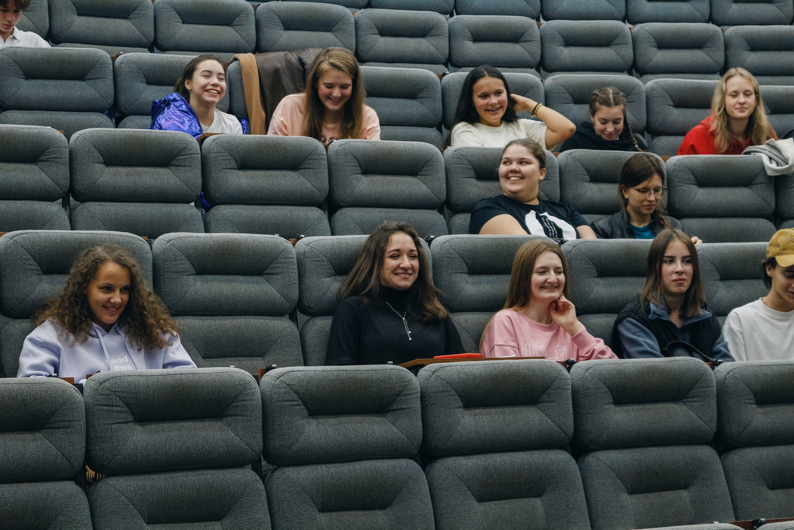 Репортажная съемка проекта "Капустник" 2022. Фотоаппарат: Canon 550D. Объектив: Canon EF-S 18-55mm f/3.5-5.6 IS STM