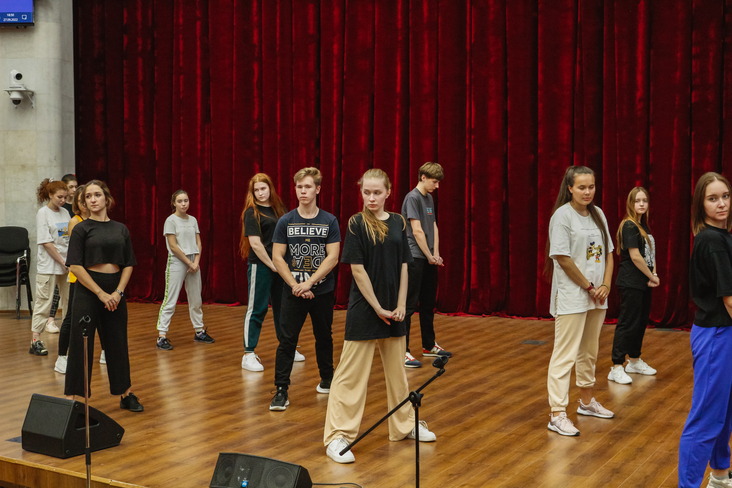 Репортажная съемка проекта "Капустник" 2022. Фотоаппарат: Canon 550D. Объектив: Canon EF-S 18-55mm f/3.5-5.6 IS STM