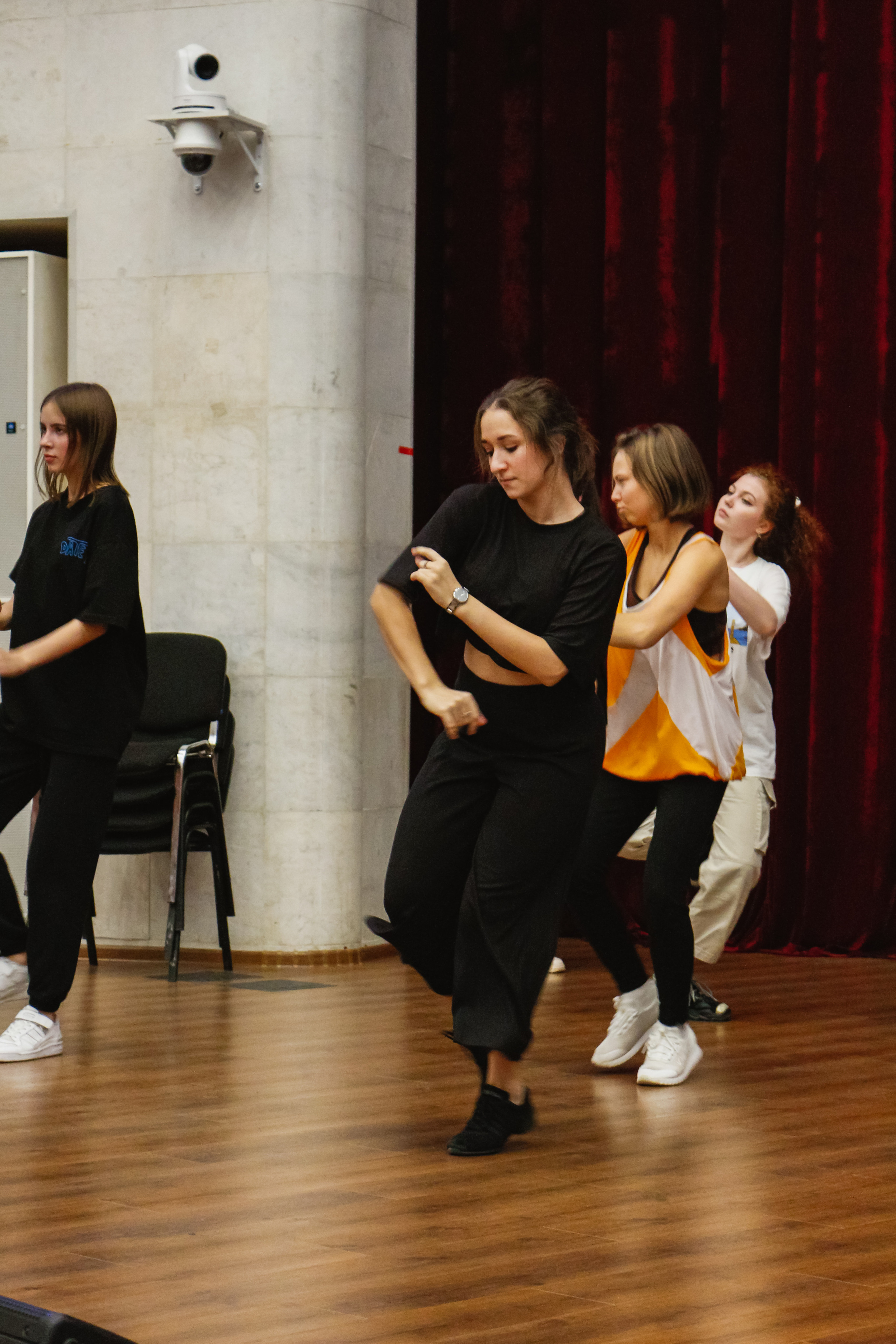 Репортажная съемка проекта "Капустник" 2022. Фотоаппарат: Canon 550D. Объектив: Canon EF-S 18-55mm f/3.5-5.6 IS STM