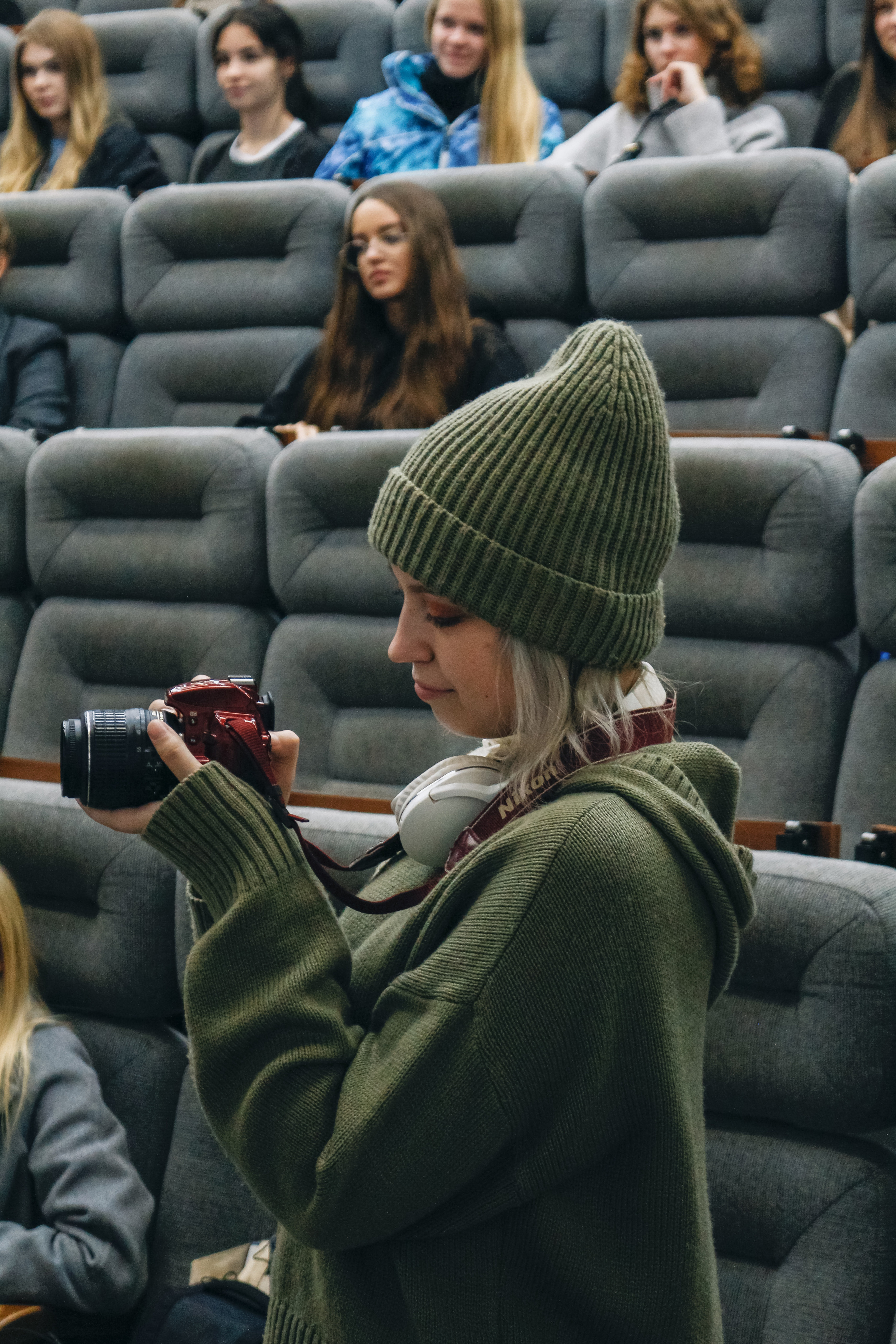 Репортажная съемка проекта "Капустник" 2022. Фотоаппарат: Canon 550D. Объектив: Canon EF-S 18-55mm f/3.5-5.6 IS STM