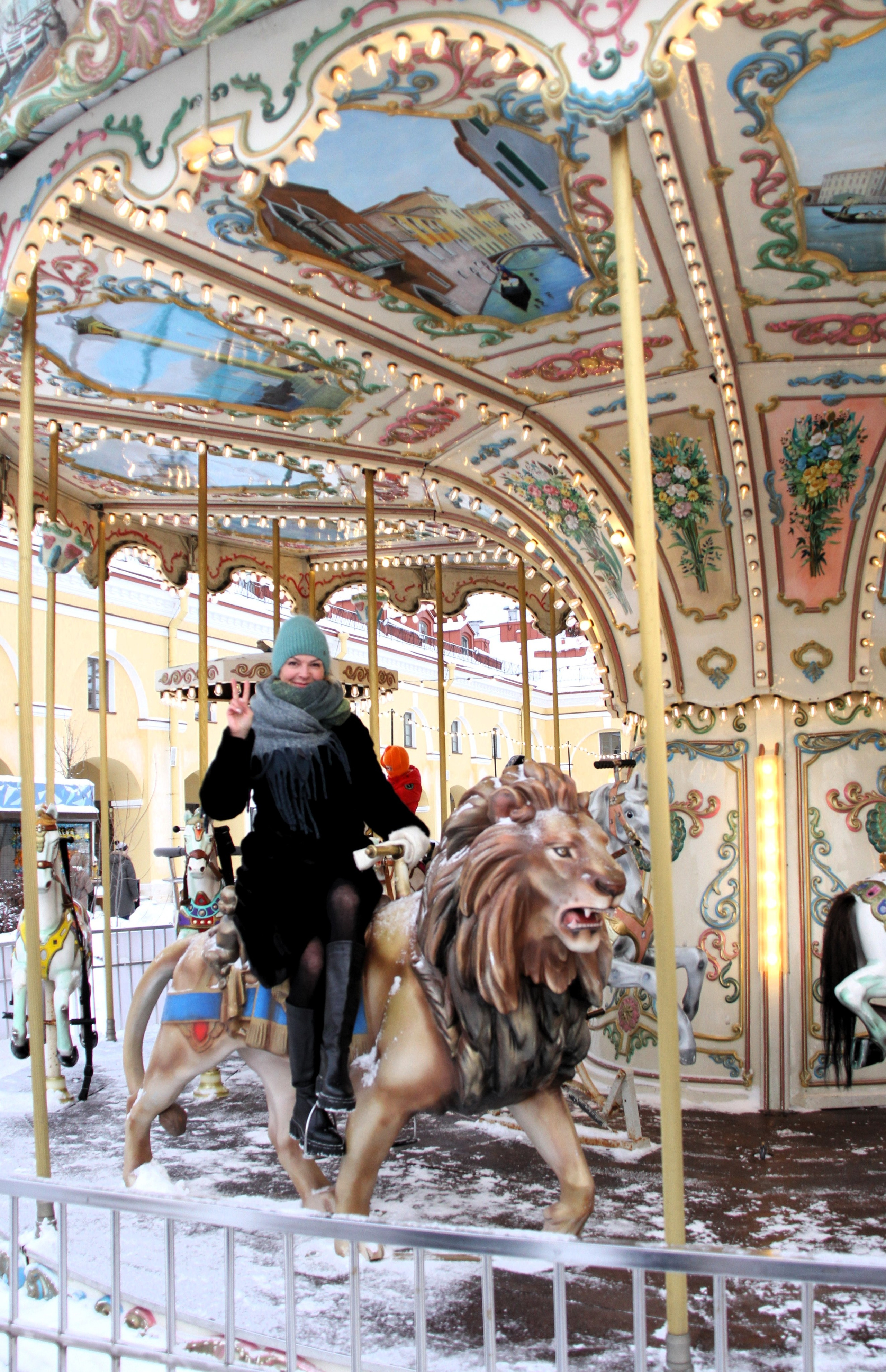 Зимняя фотосессия в Никольских Рядах. Позитивный контент-фотограф в Санкт-Петербурге Мария Устинова