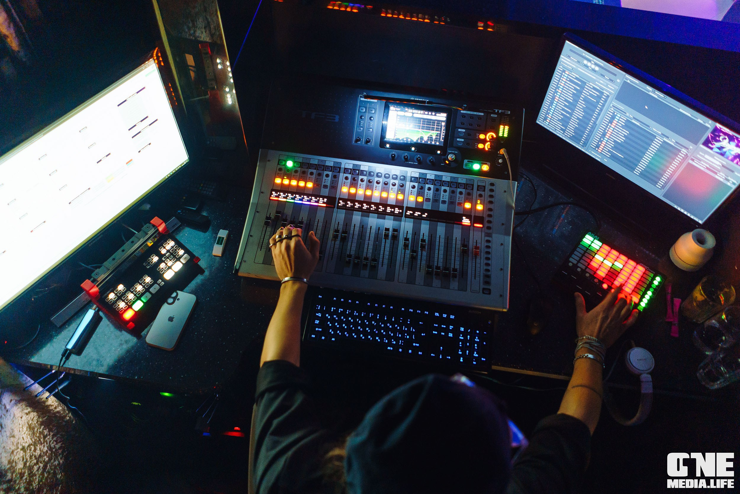 Фоторепортаж из караоке-клуба Эйфория. One Media Life: фоторепортажи, фотоотчеты с мероприятий и заведений