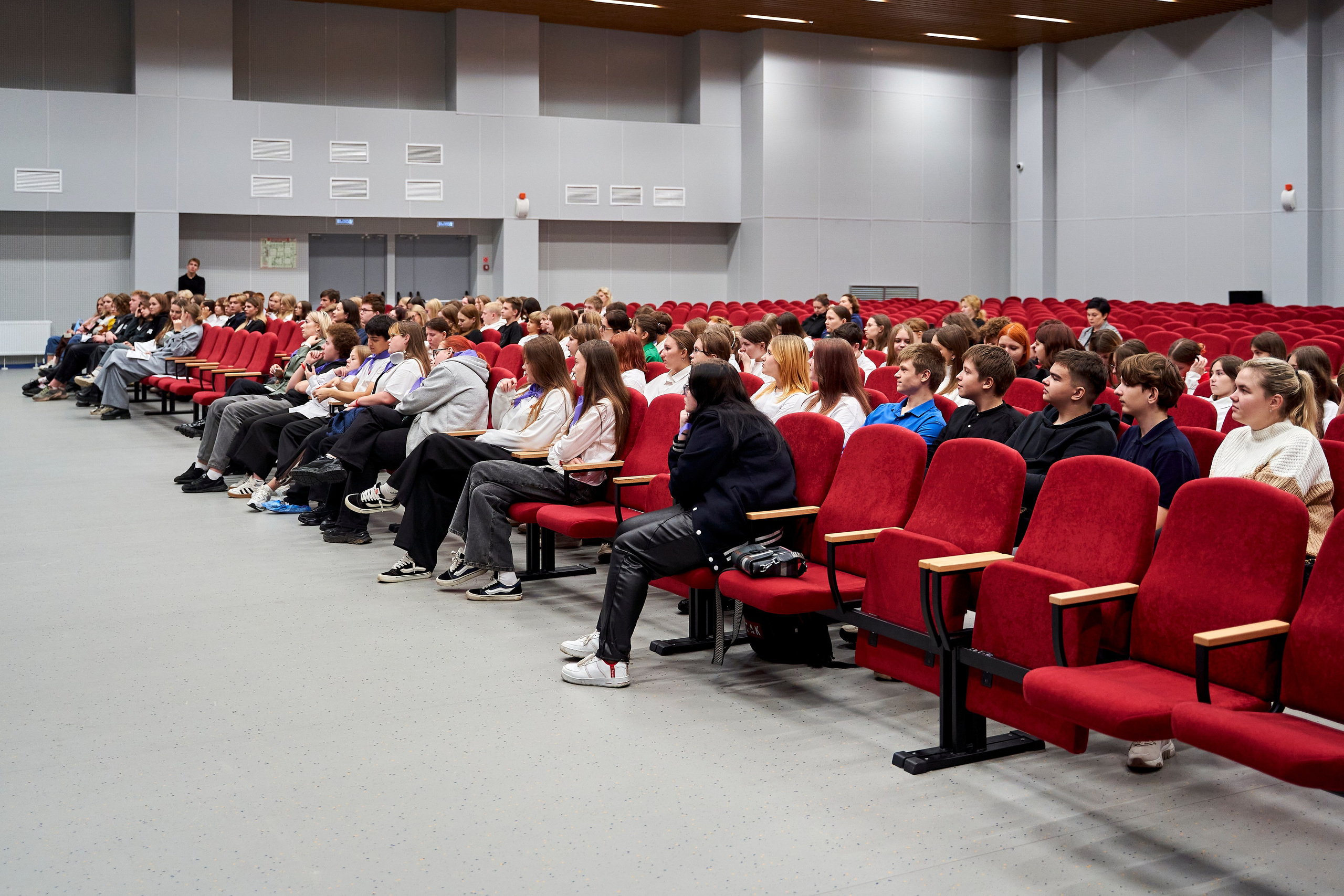 Городская экспедиция «Взрослый взгляд на Нижний» (Эн+ & Точка Урбан). Репортажный фотограф Вилянов Евгений. Нижний Новгород