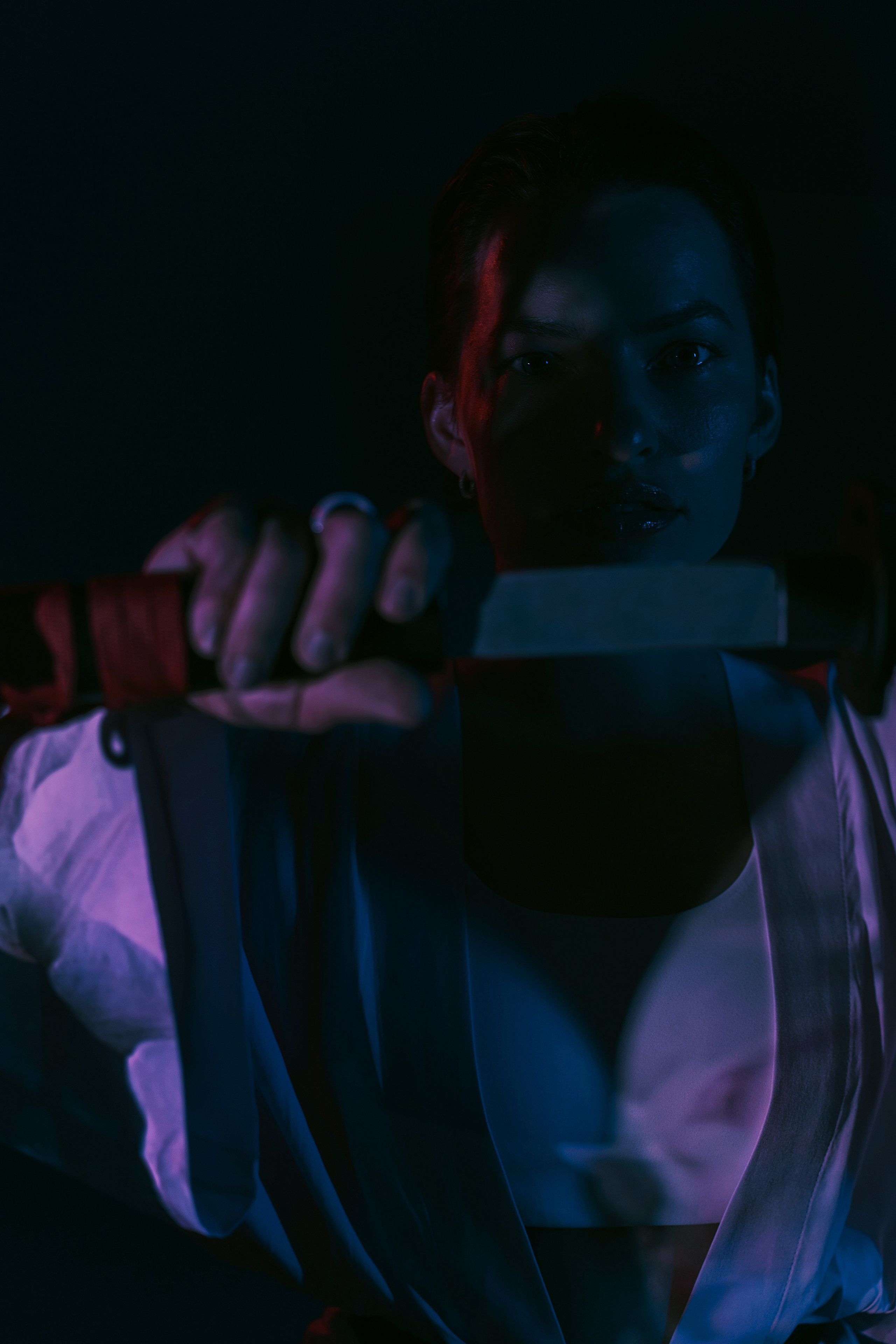 Студийная съемка с цветным светом. Главная