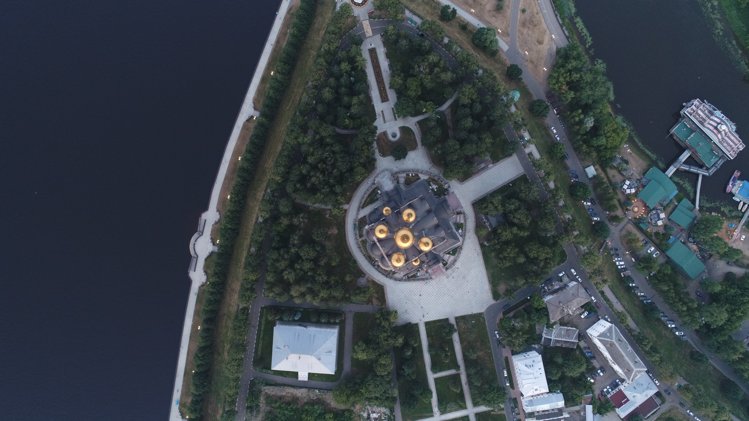 Аэросъёмка в Ярославле дрон квадрокоптер — портфолио Грибов Медиа. Фото и видеосъёмка в Ярославле | Грибов Медиа контент студия  — от 2500 ₽/час