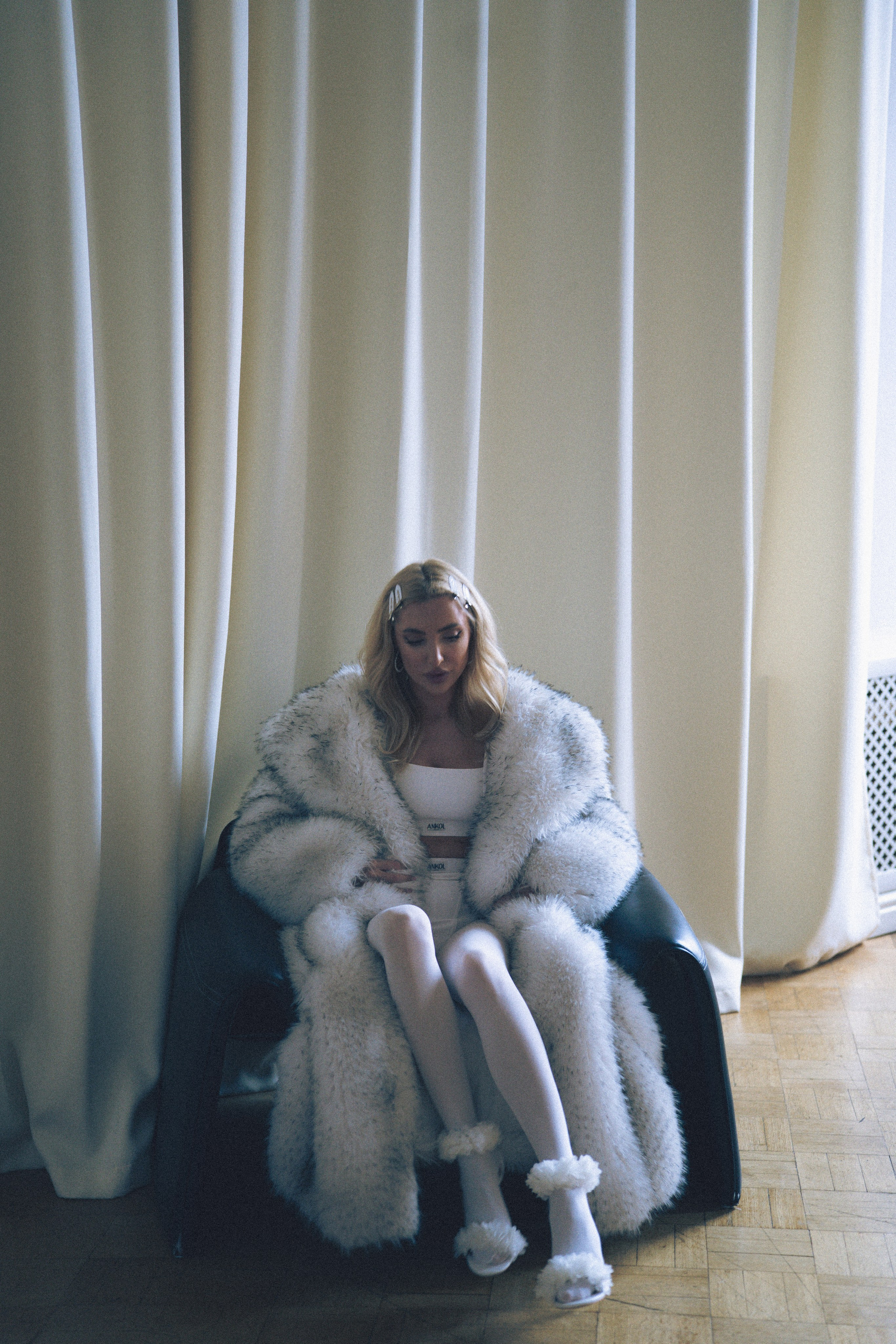 МИНИМАЛИЗМ В СТУДИИ НА ЧЕРНЫШЕВСКОЙ В СТУДИИ С БАЛКОНОМ. Профессиональный фотограф, Санкт-Петербург — Виктория Богомолова