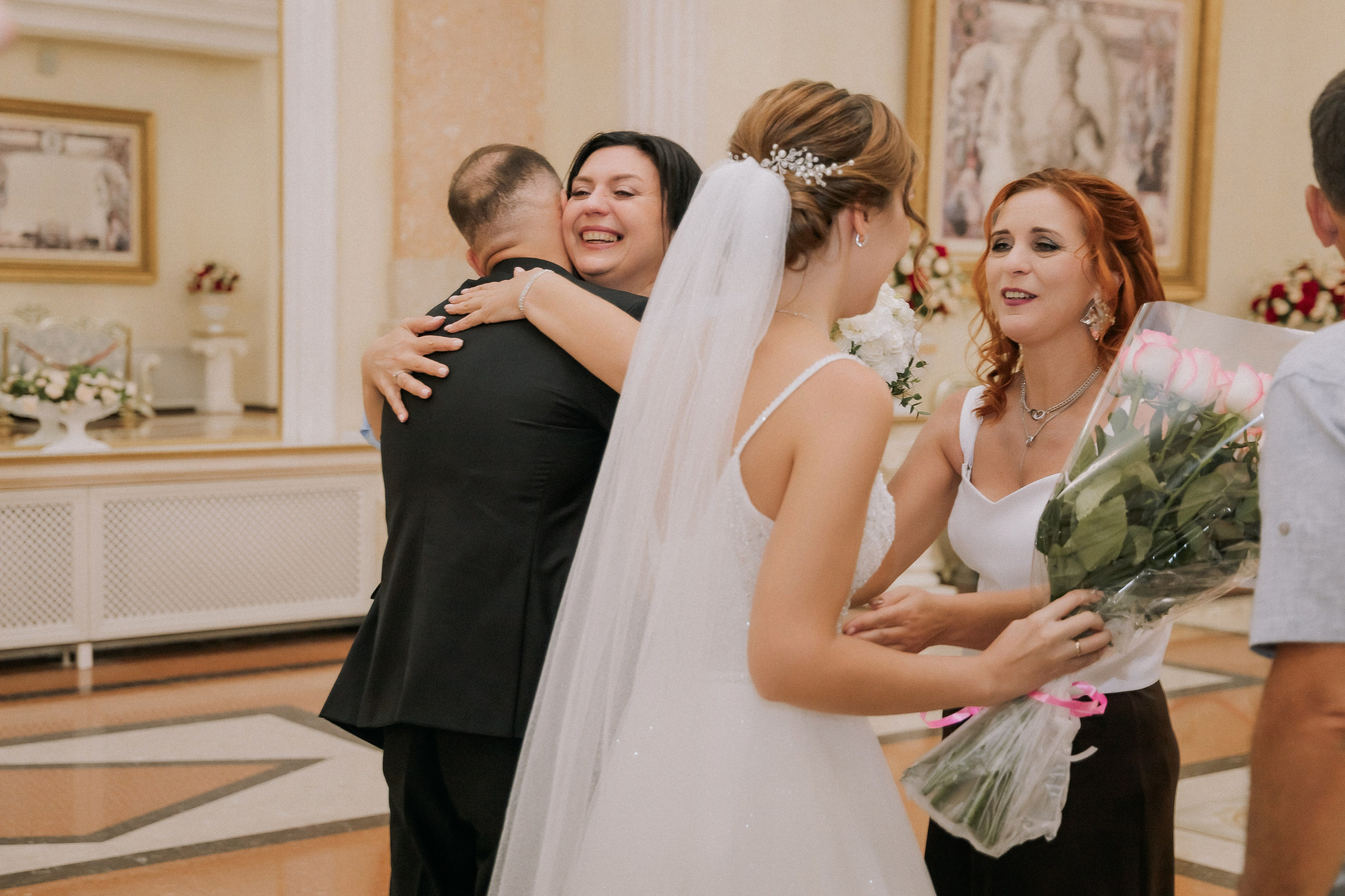 Свадебная прогулка Екатерины и Евгения. Свадебная фотография. Арина Рубах