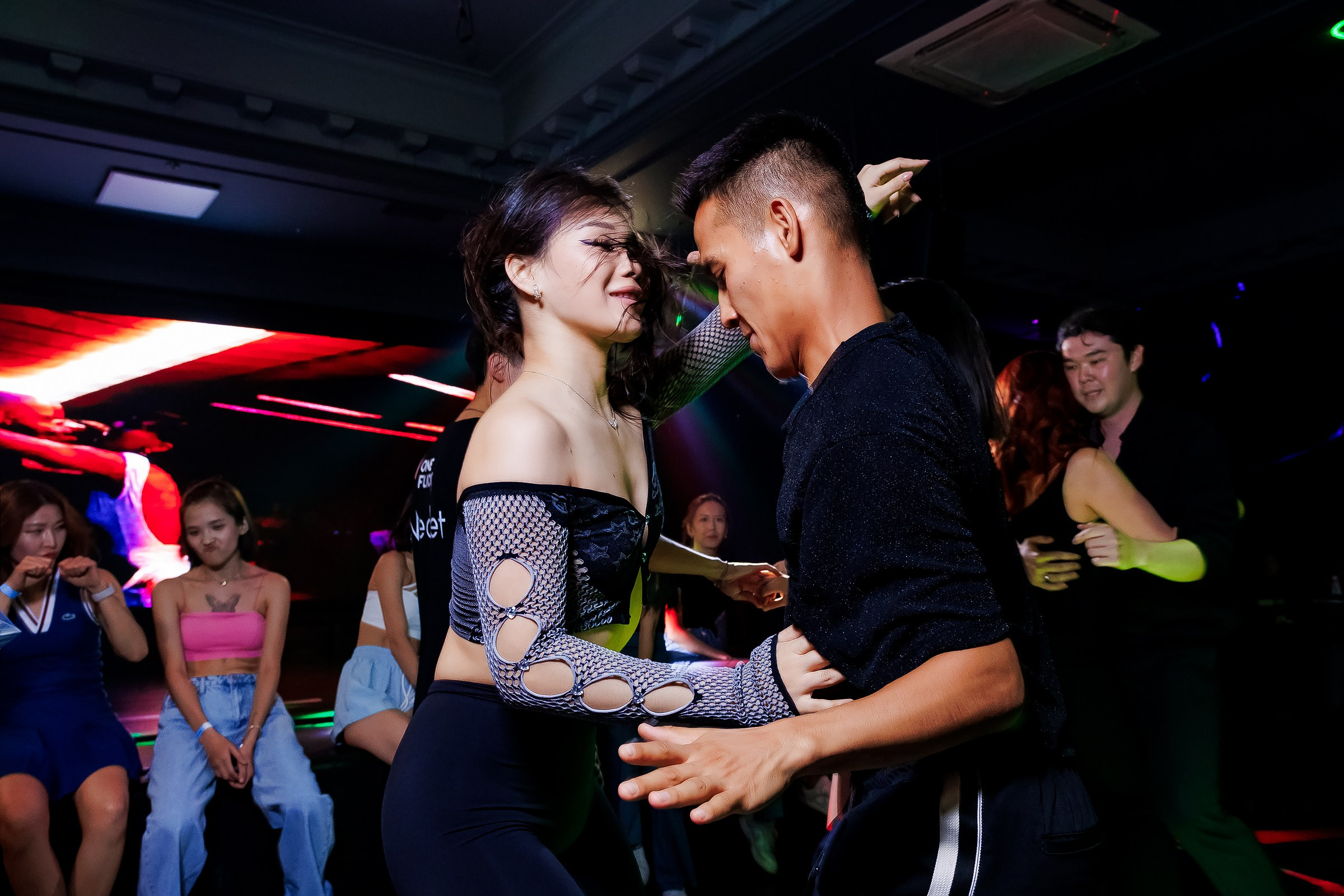 Bachata Party Hola Dance. Репортажный фотограф в Алматы Каюпов Сержан