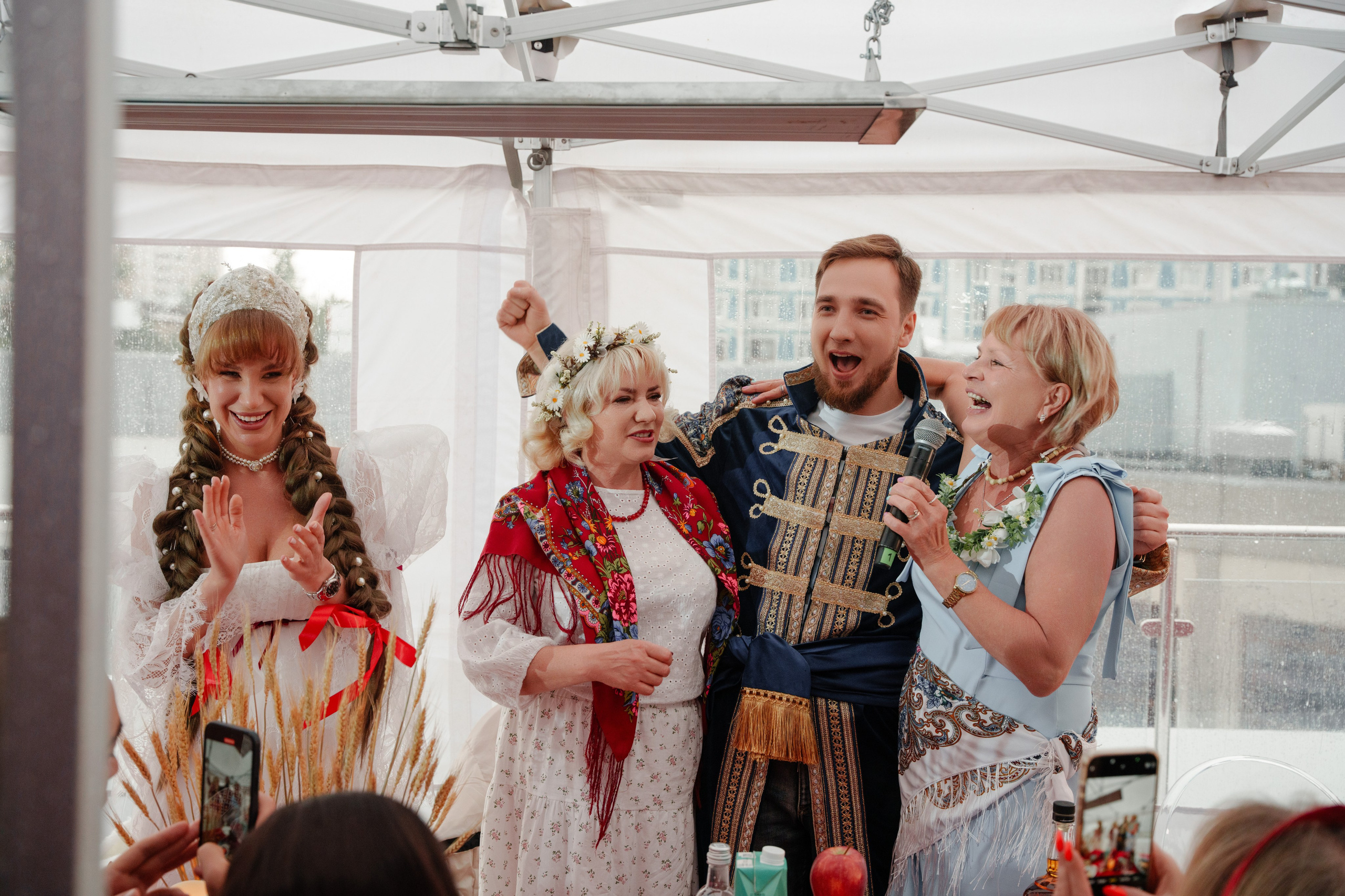 Репортажный фотограф на гендер пати в славянском стиле в Москве. Репортажный фотограф Москва Сергей Дружинин