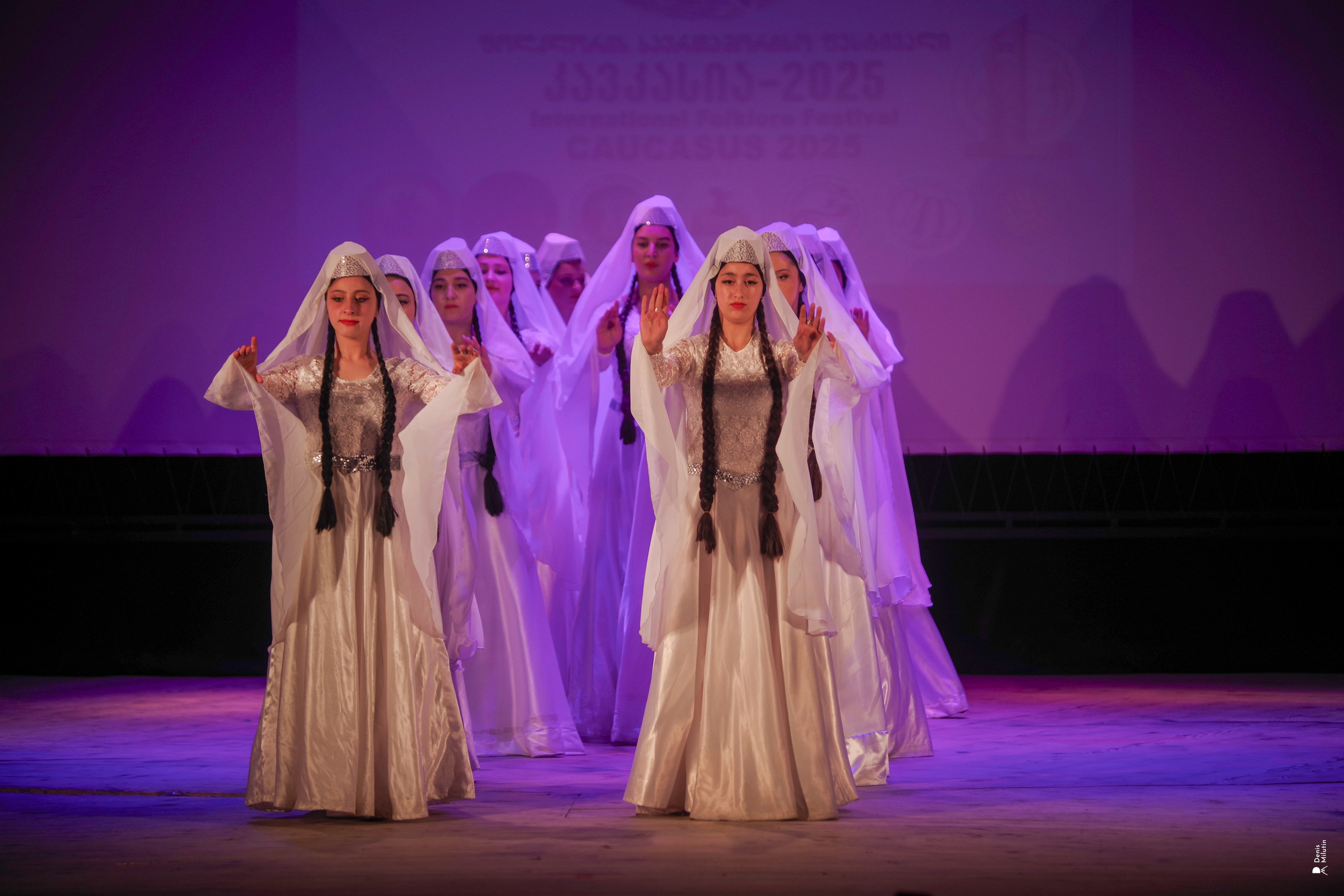 Танцы в прекрасном Они. Портретный фотограф Денис Милютин