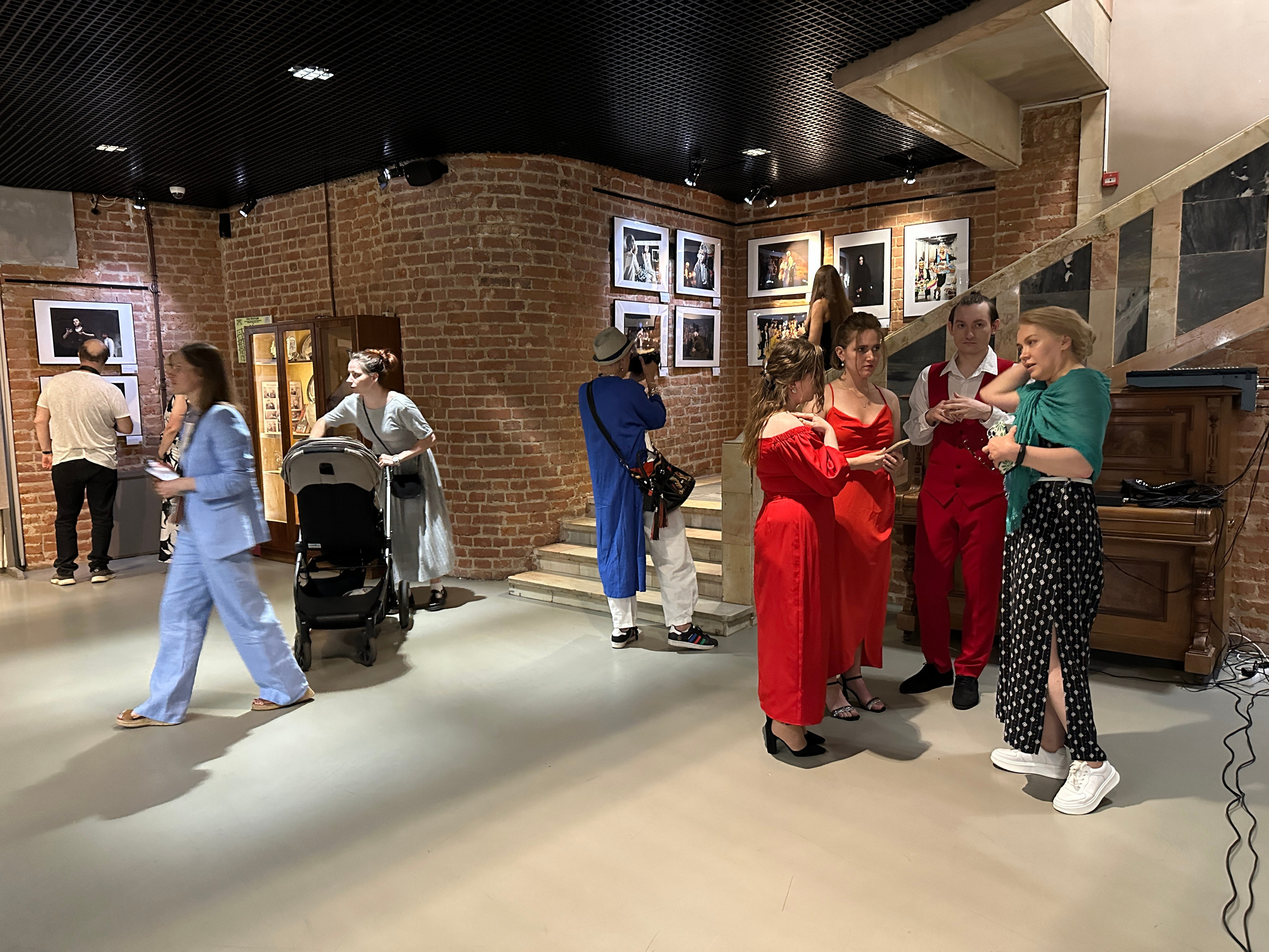 МОЛОДОЙ ТЕАТР. Reportage, architectural, fine art photographer Lena Melnikova in Moscow